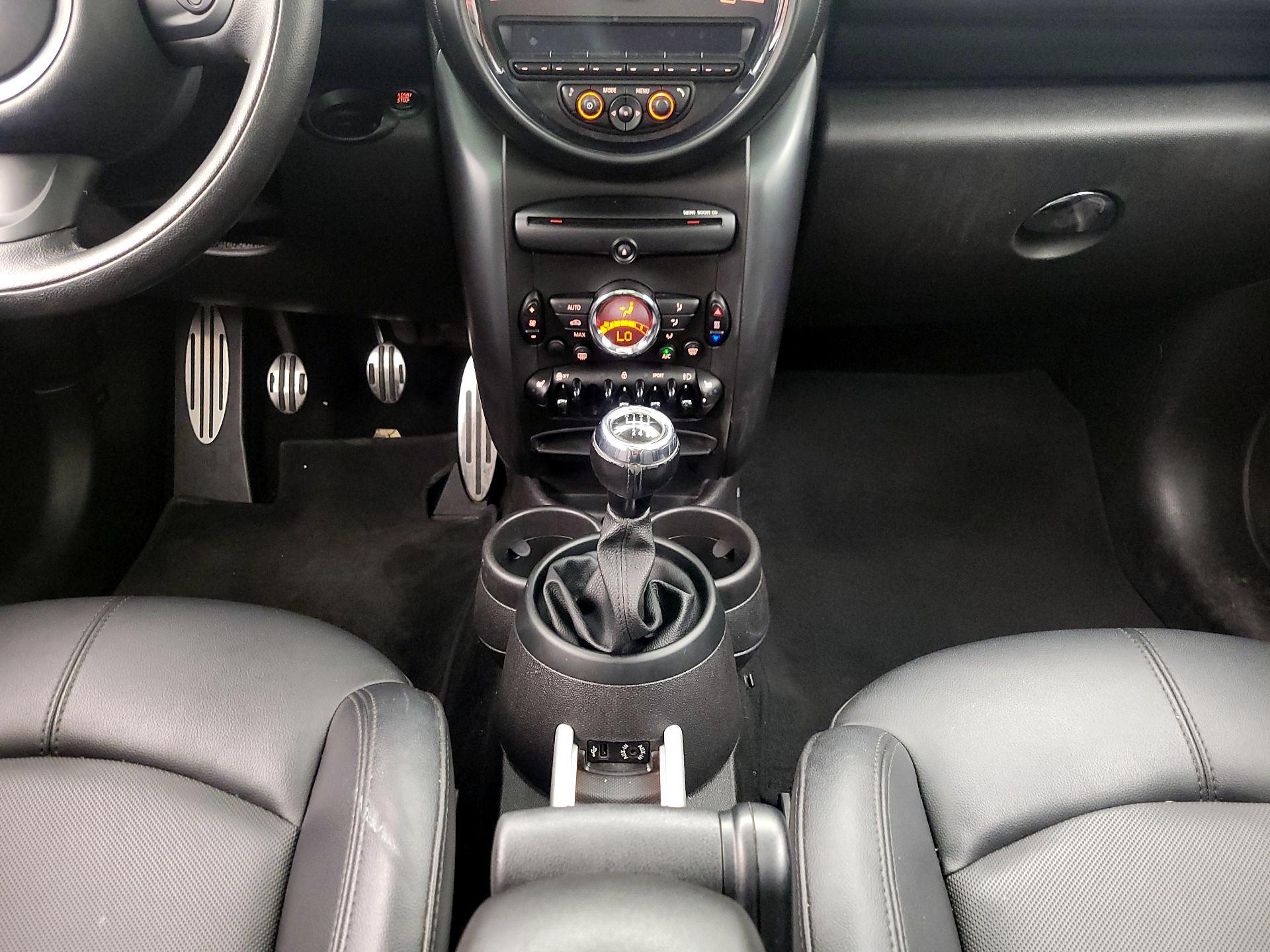 Thumbnail: 2015 MINI Cooper Countryman - 15