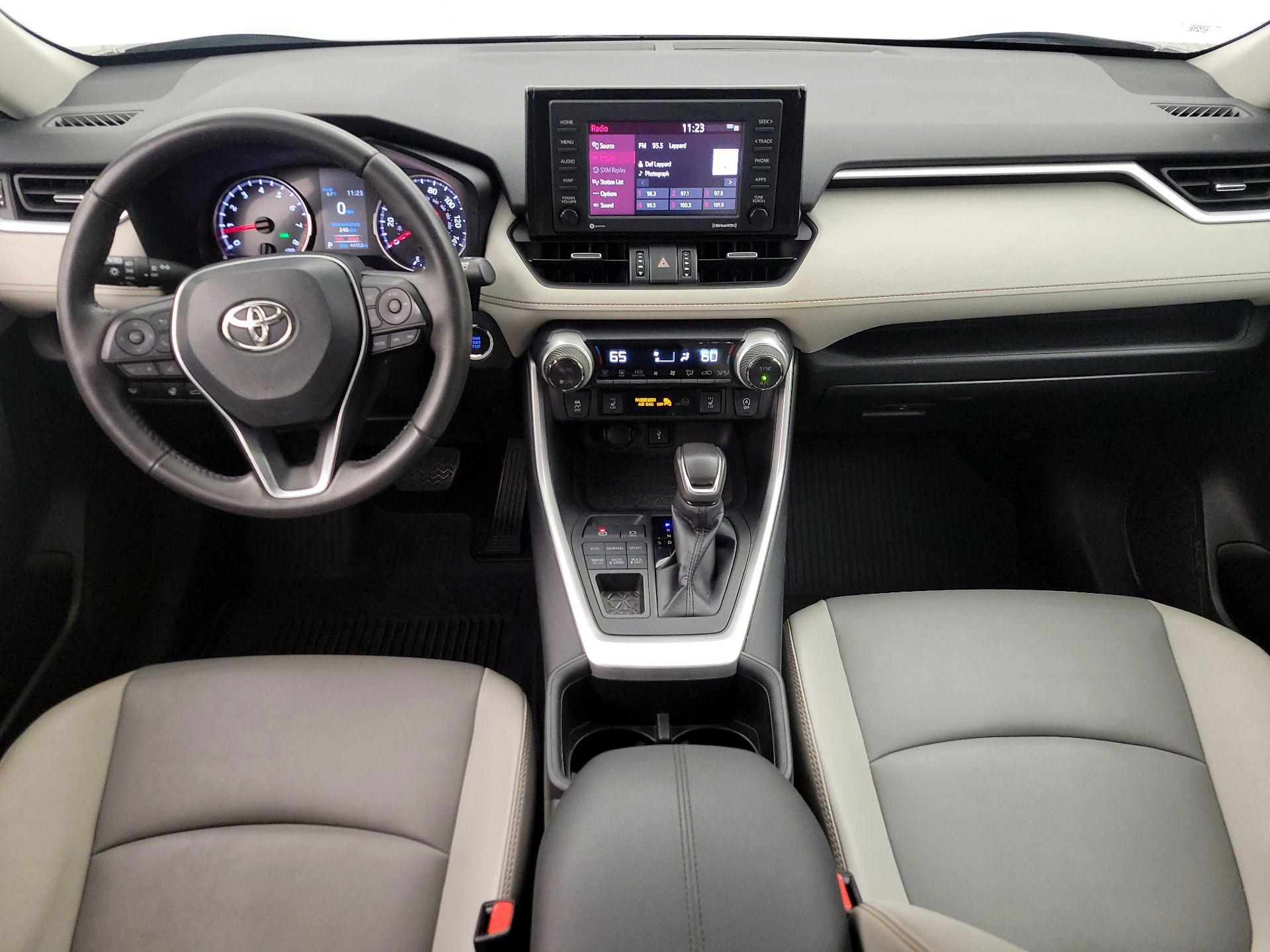 Thumbnail: 2022 Toyota RAV4 - 9