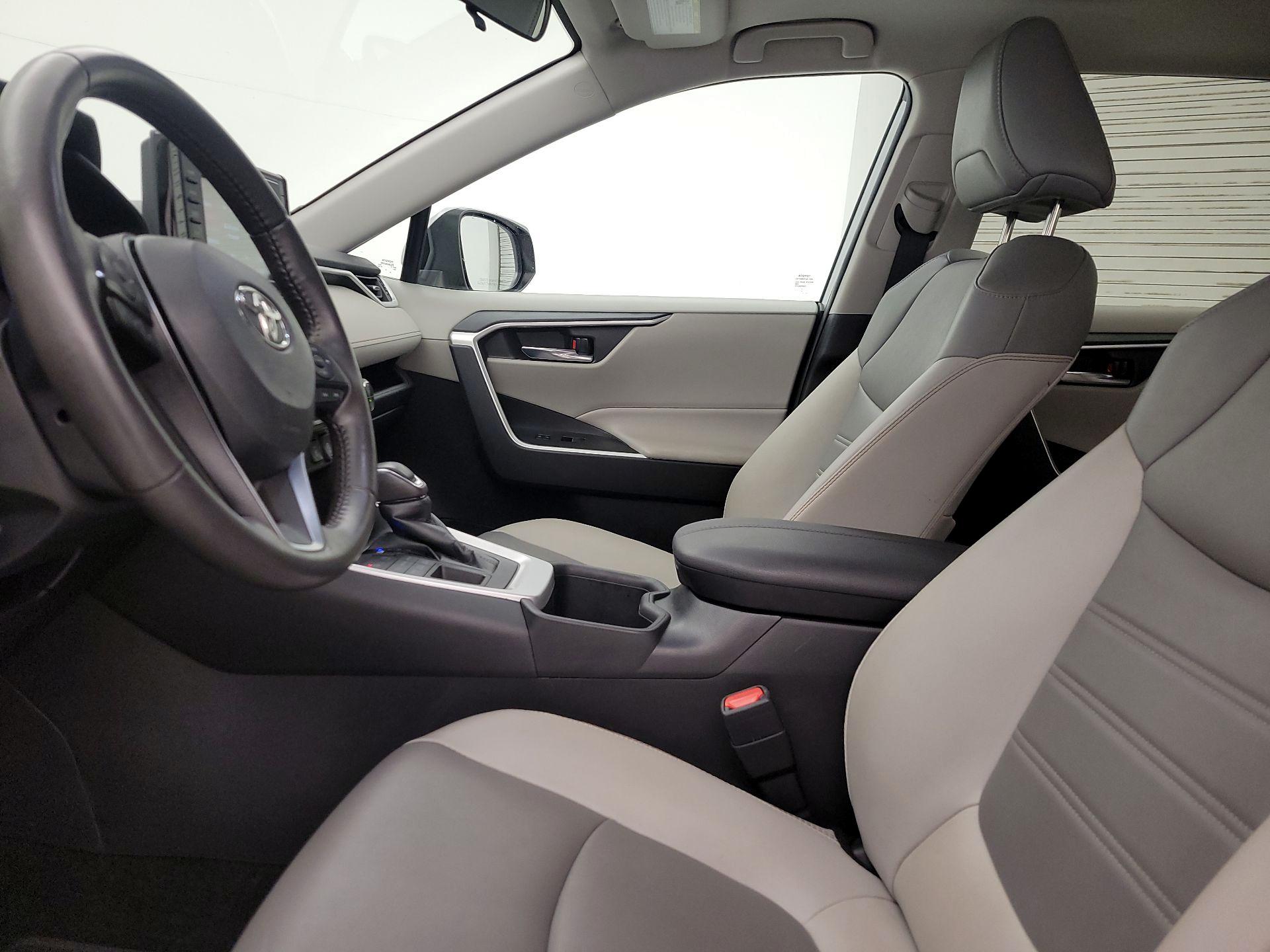 Thumbnail: 2022 Toyota RAV4 - 11