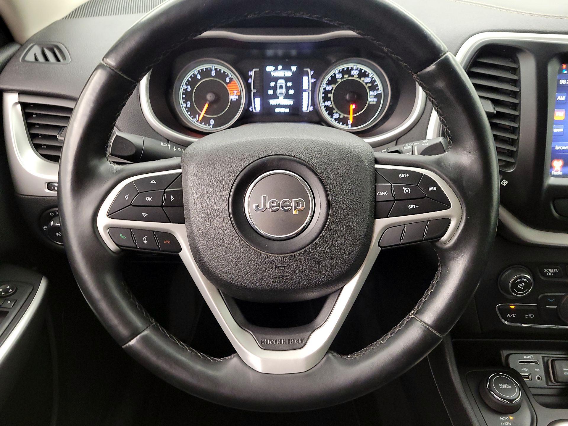 Thumbnail: 2018 Jeep Cherokee - 10