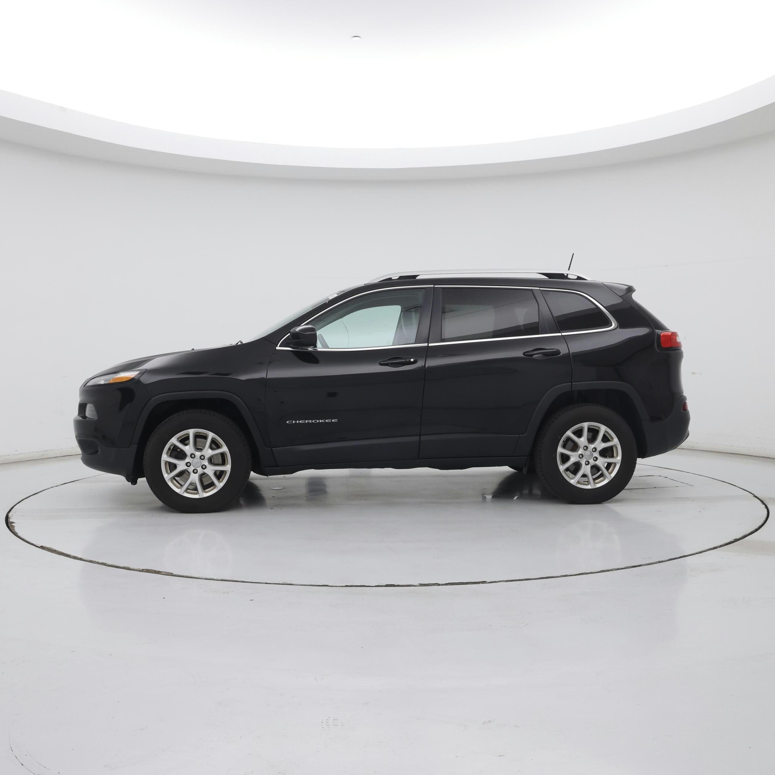 Thumbnail: 2018 Jeep Cherokee - 3