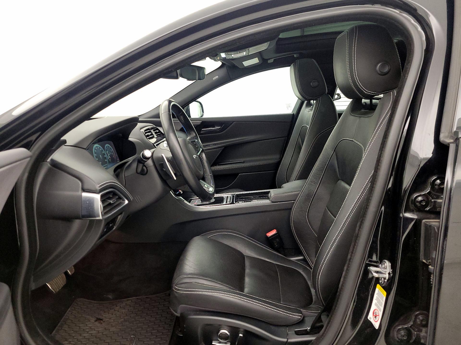 Thumbnail: 2019 Jaguar XE - 11