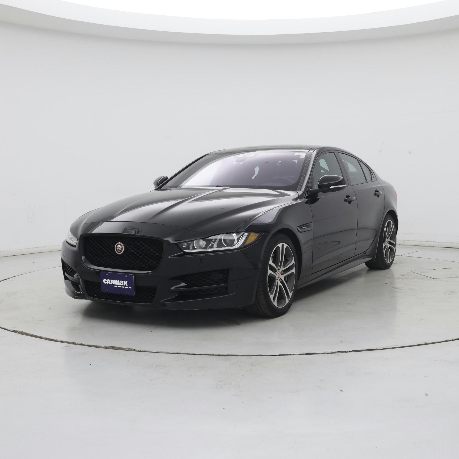 Thumbnail: 2019 Jaguar XE - 4