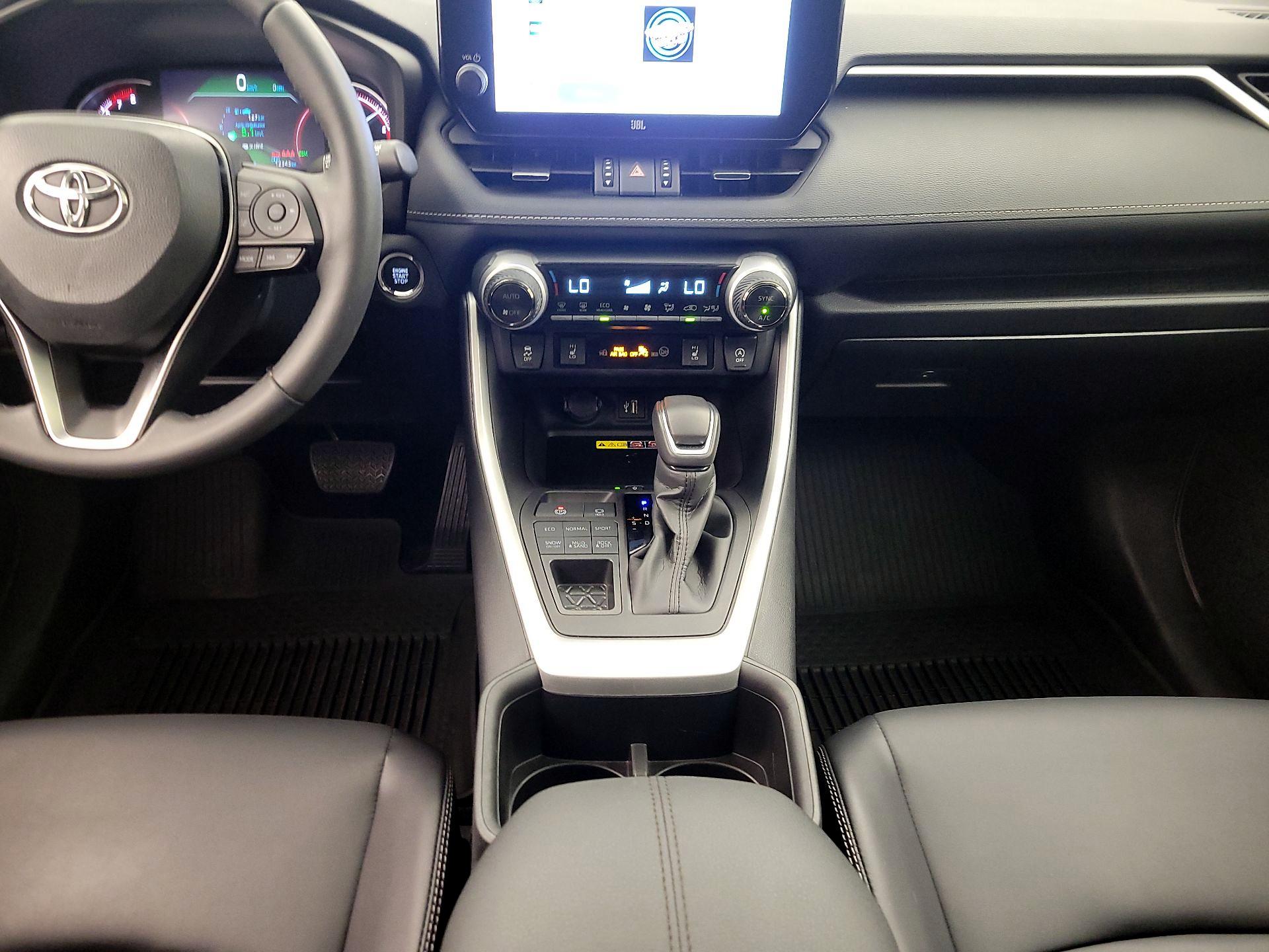 Thumbnail: 2024 Toyota RAV4 - 17
