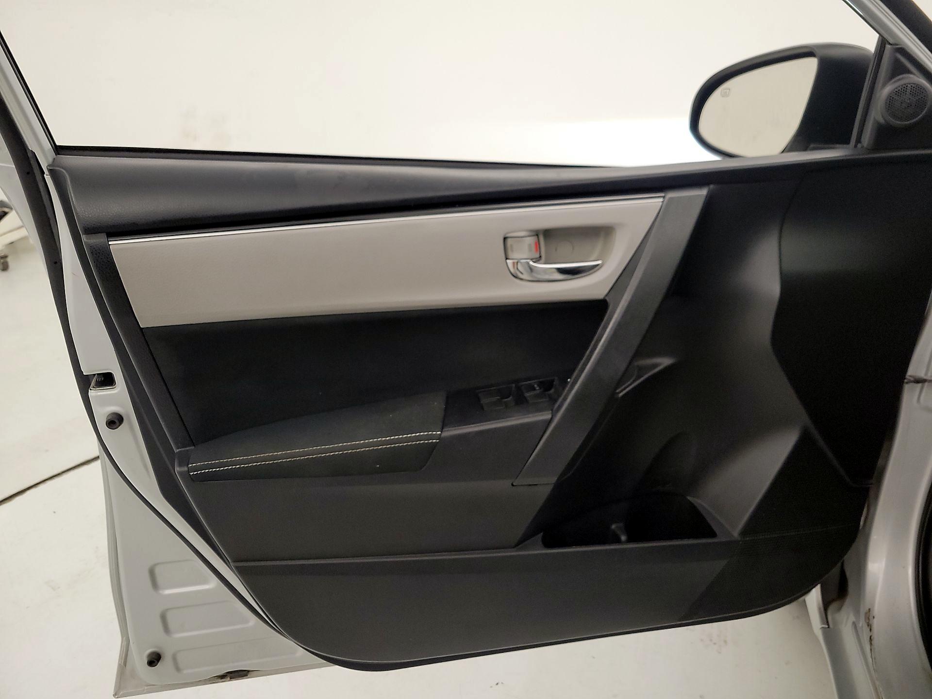 Thumbnail: 2019 Toyota Corolla - 12