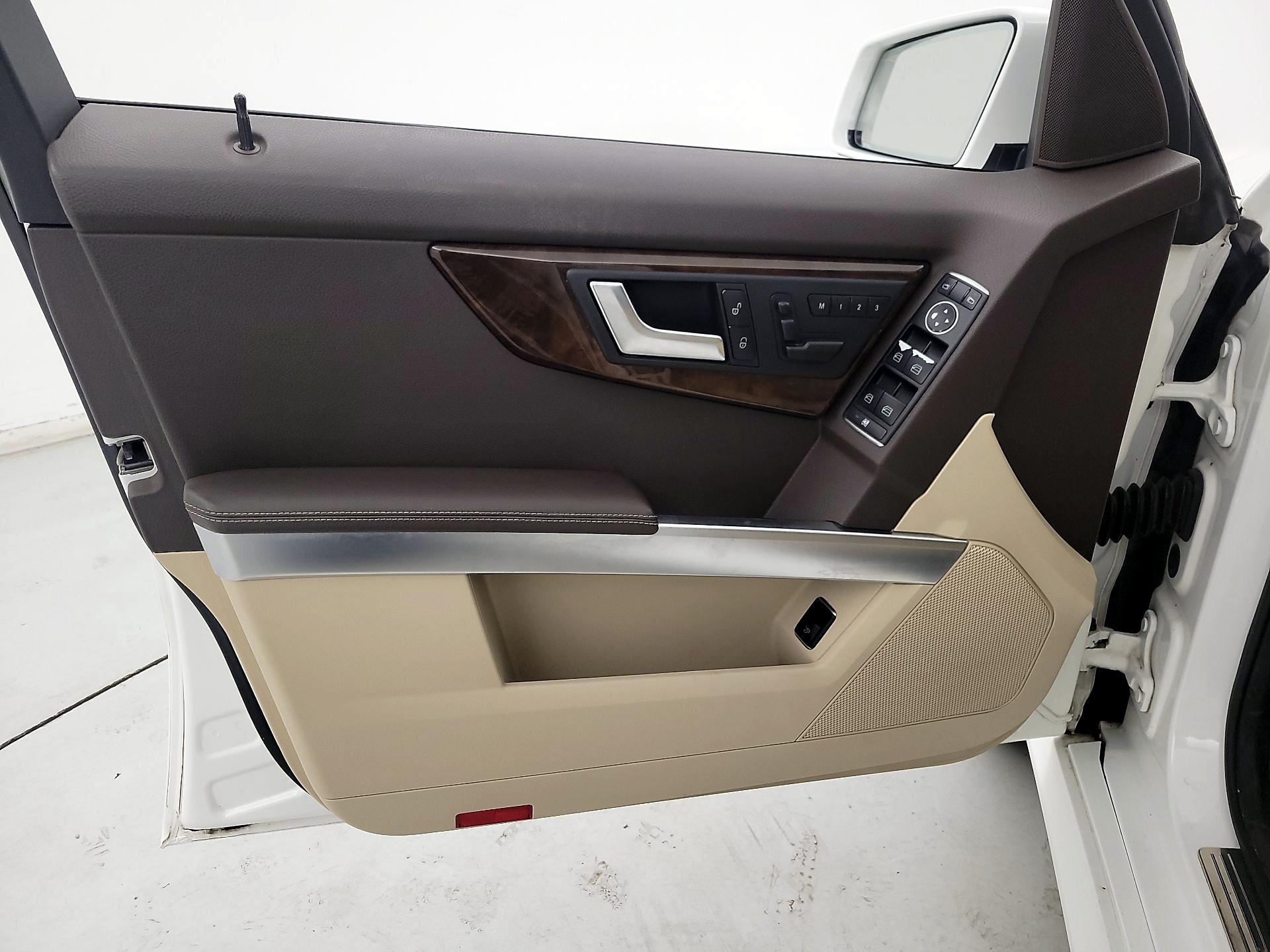 Thumbnail: 2015 Mercedes-Benz GLK - 12