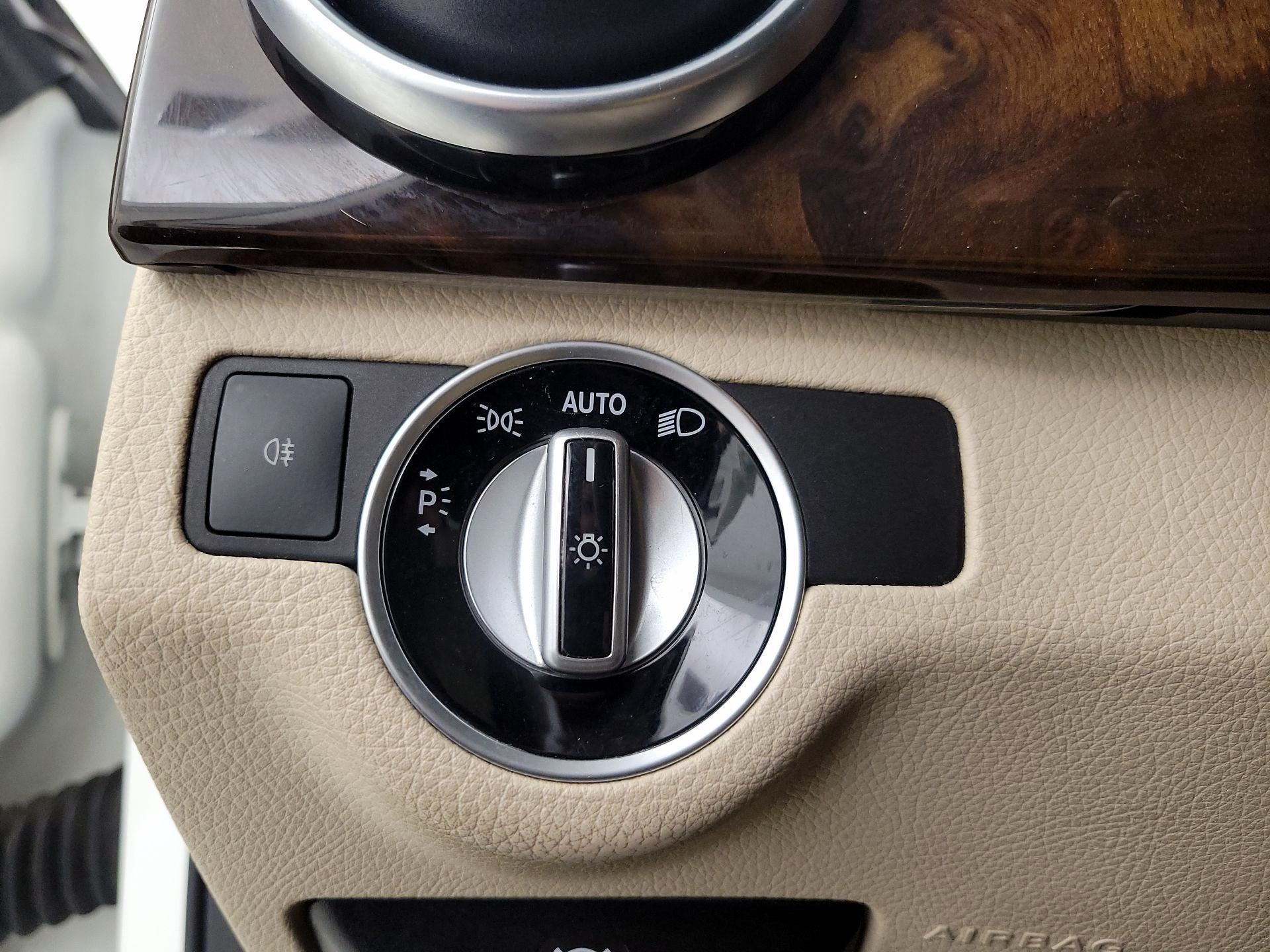 Thumbnail: 2015 Mercedes-Benz GLK - 13