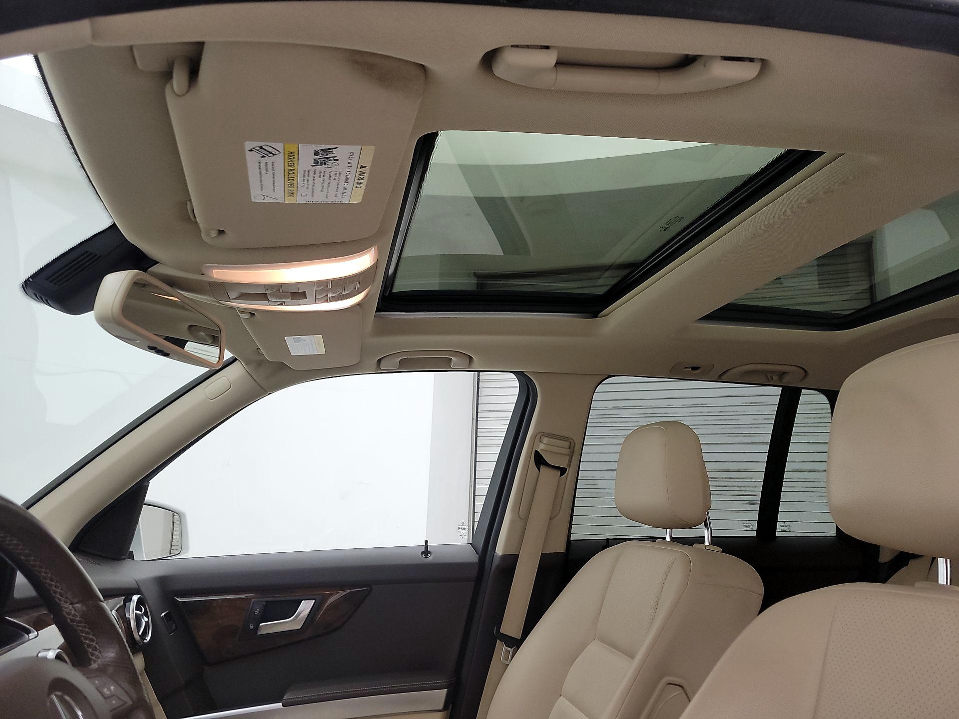 Thumbnail: 2015 Mercedes-Benz GLK - 19