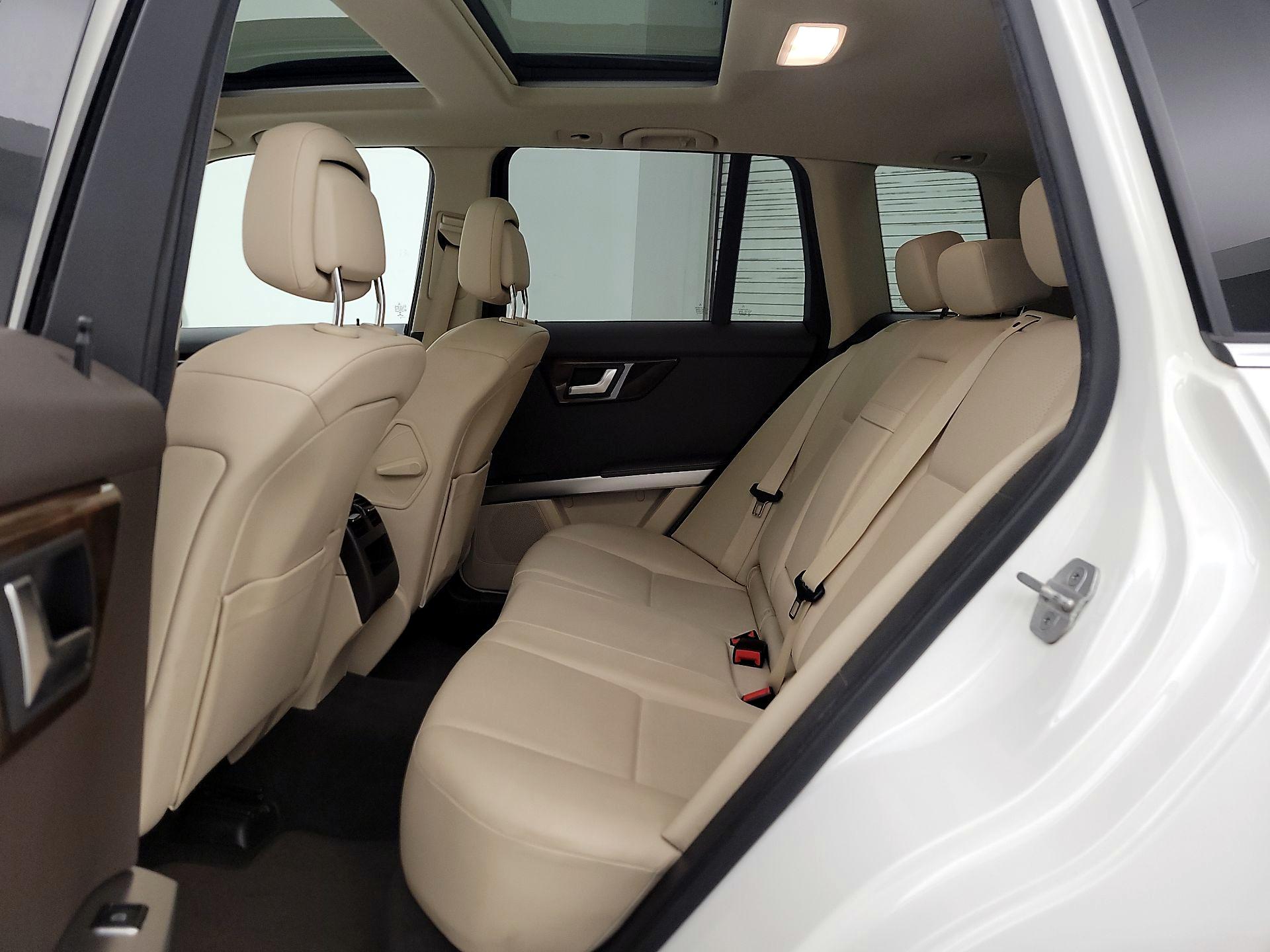 Thumbnail: 2015 Mercedes-Benz GLK - 20