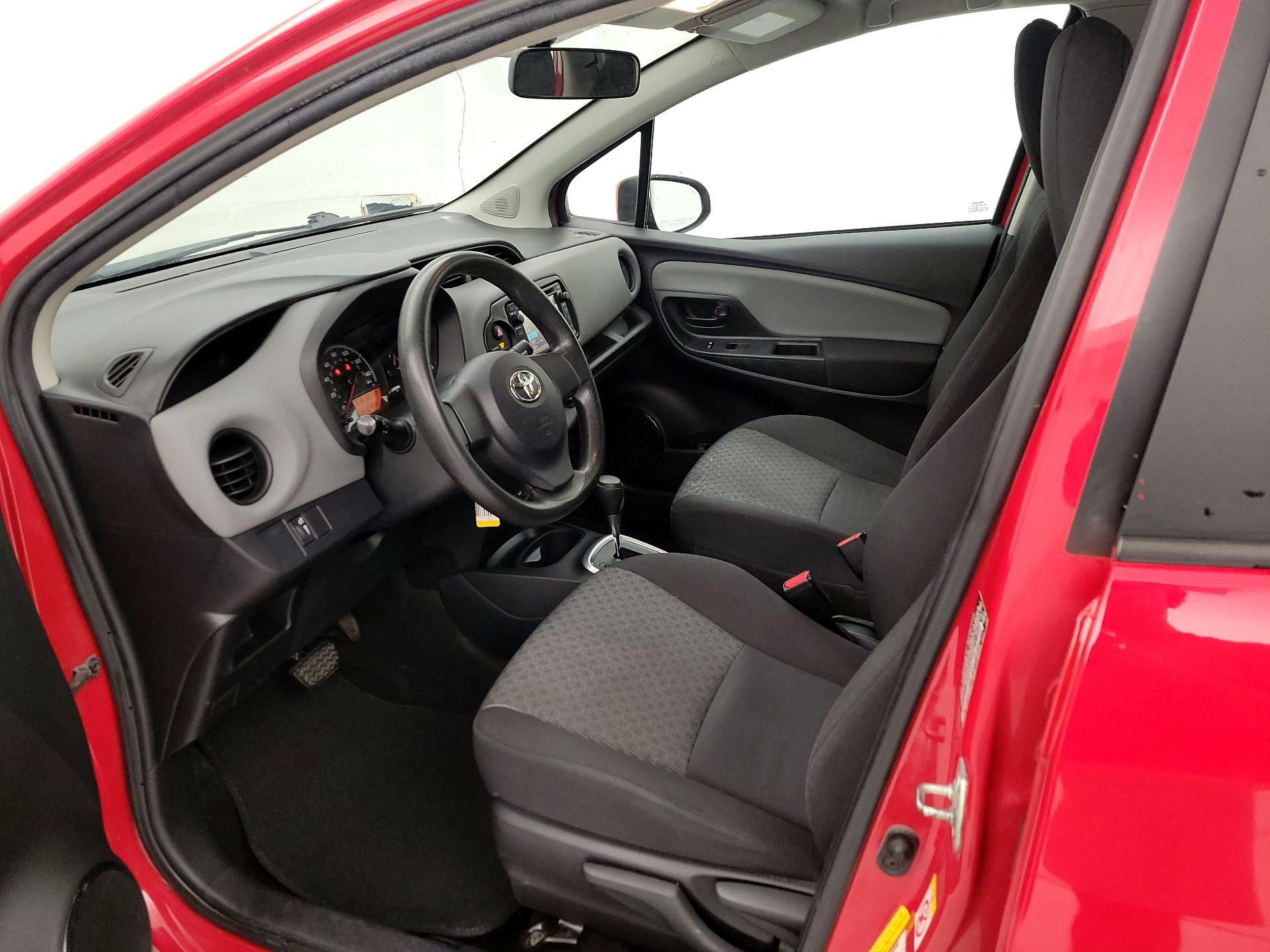 Thumbnail: 2015 Toyota Yaris - 11