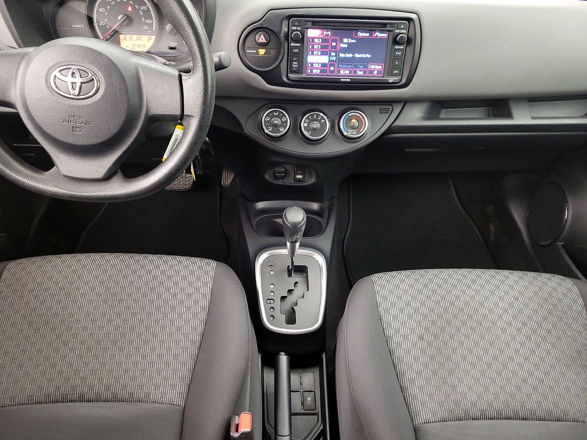 Thumbnail: 2015 Toyota Yaris - 17