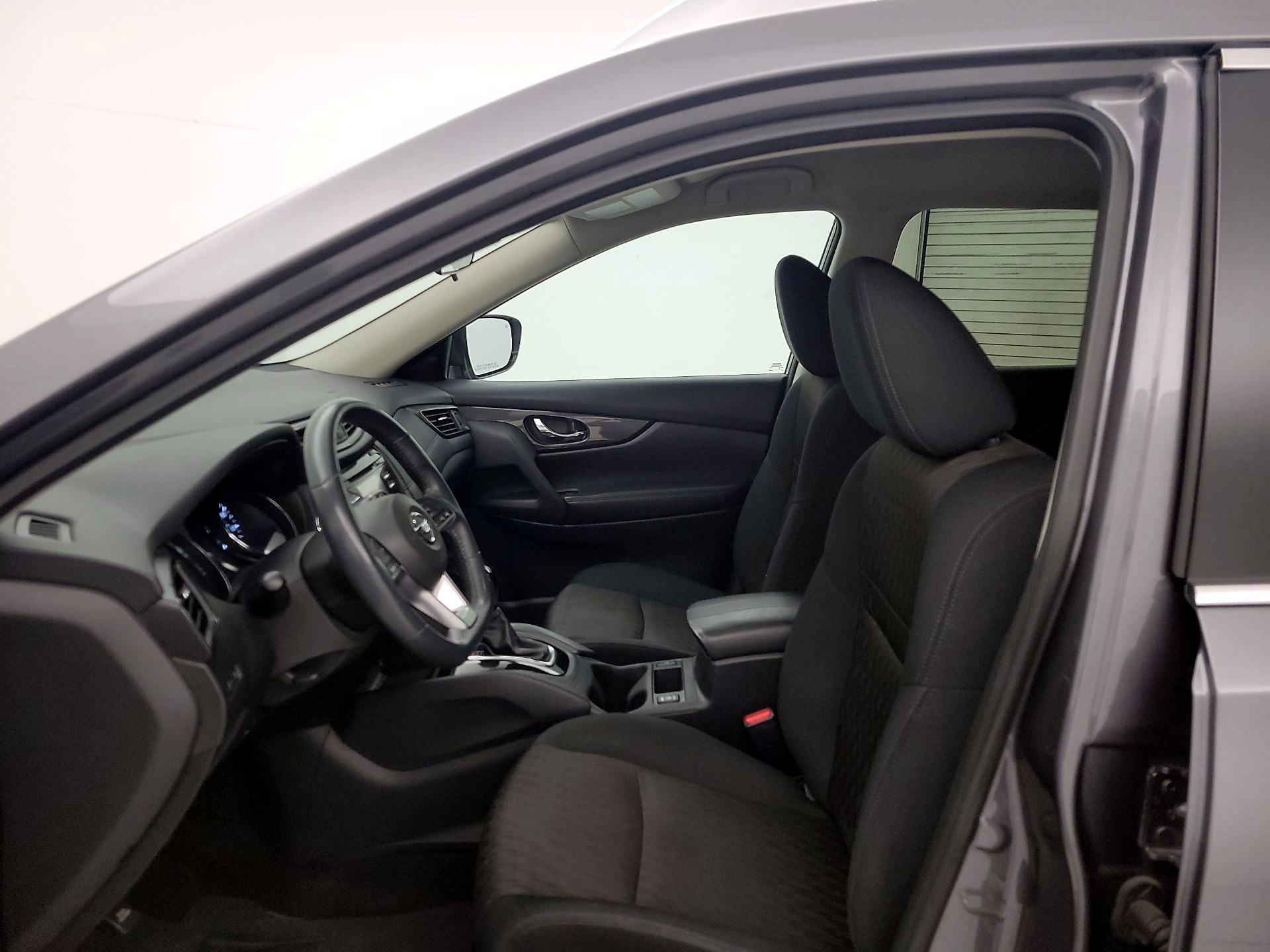 Thumbnail: 2017 Nissan Rogue - 11