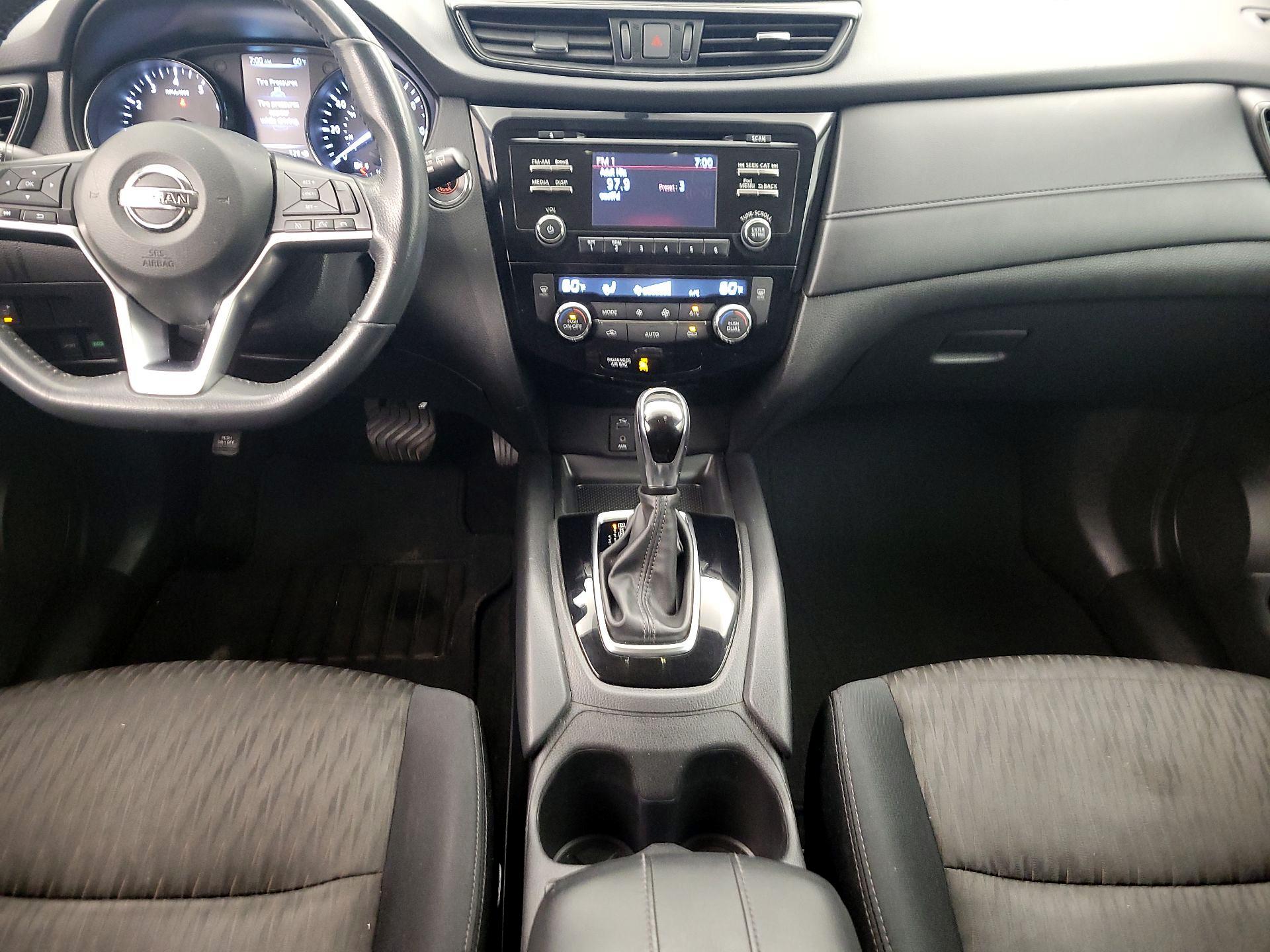 Thumbnail: 2017 Nissan Rogue - 17