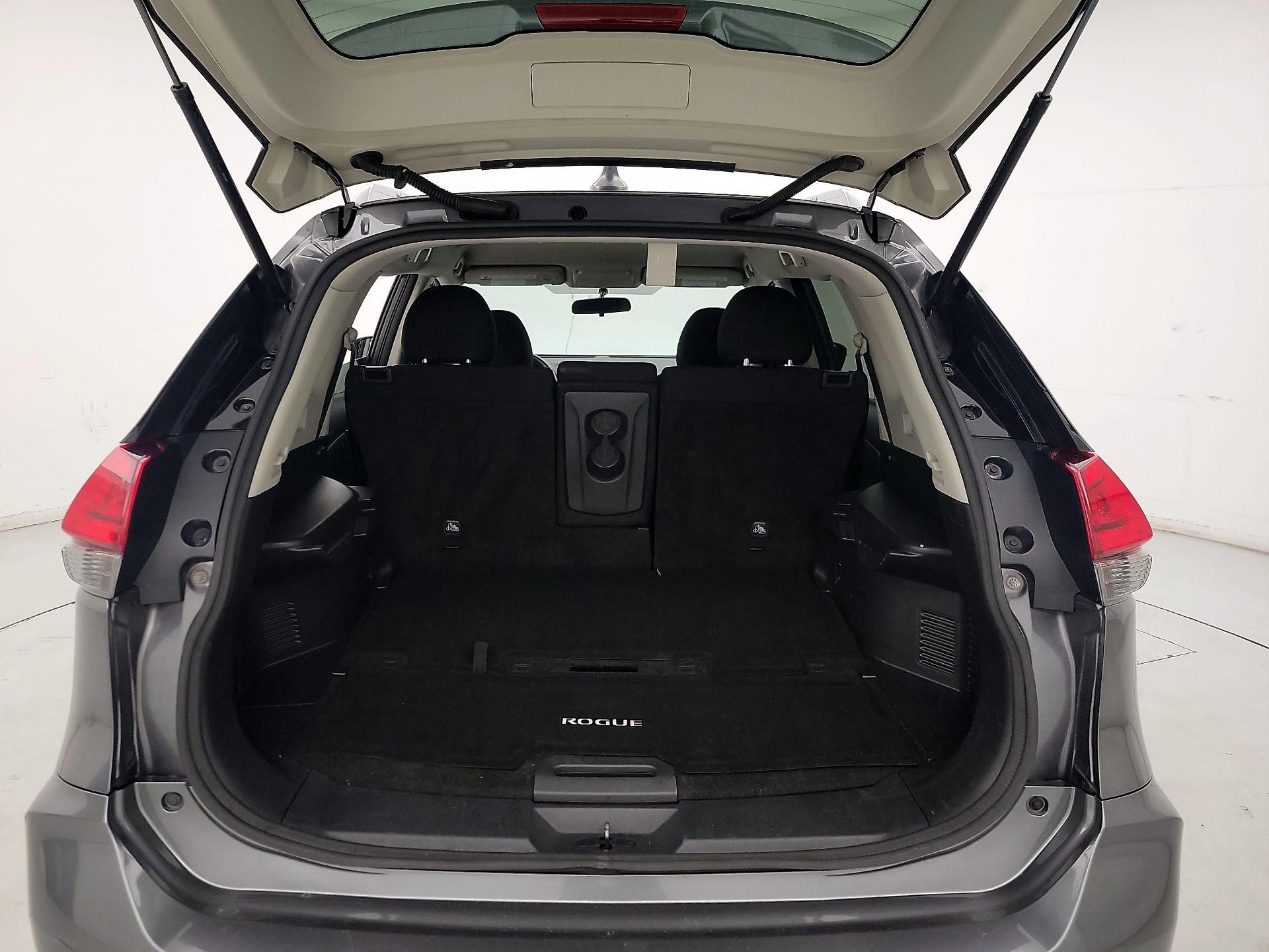 Thumbnail: 2017 Nissan Rogue - 20