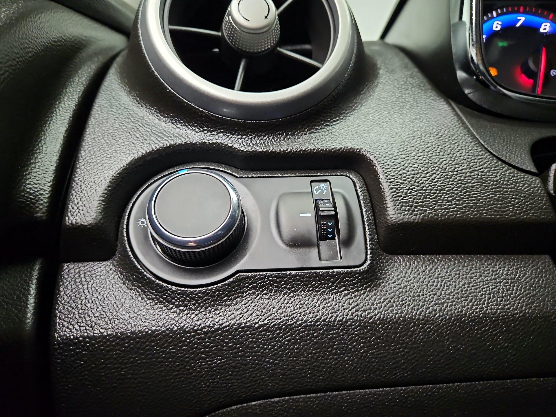 Thumbnail: 2016 Chevrolet Trax - 13