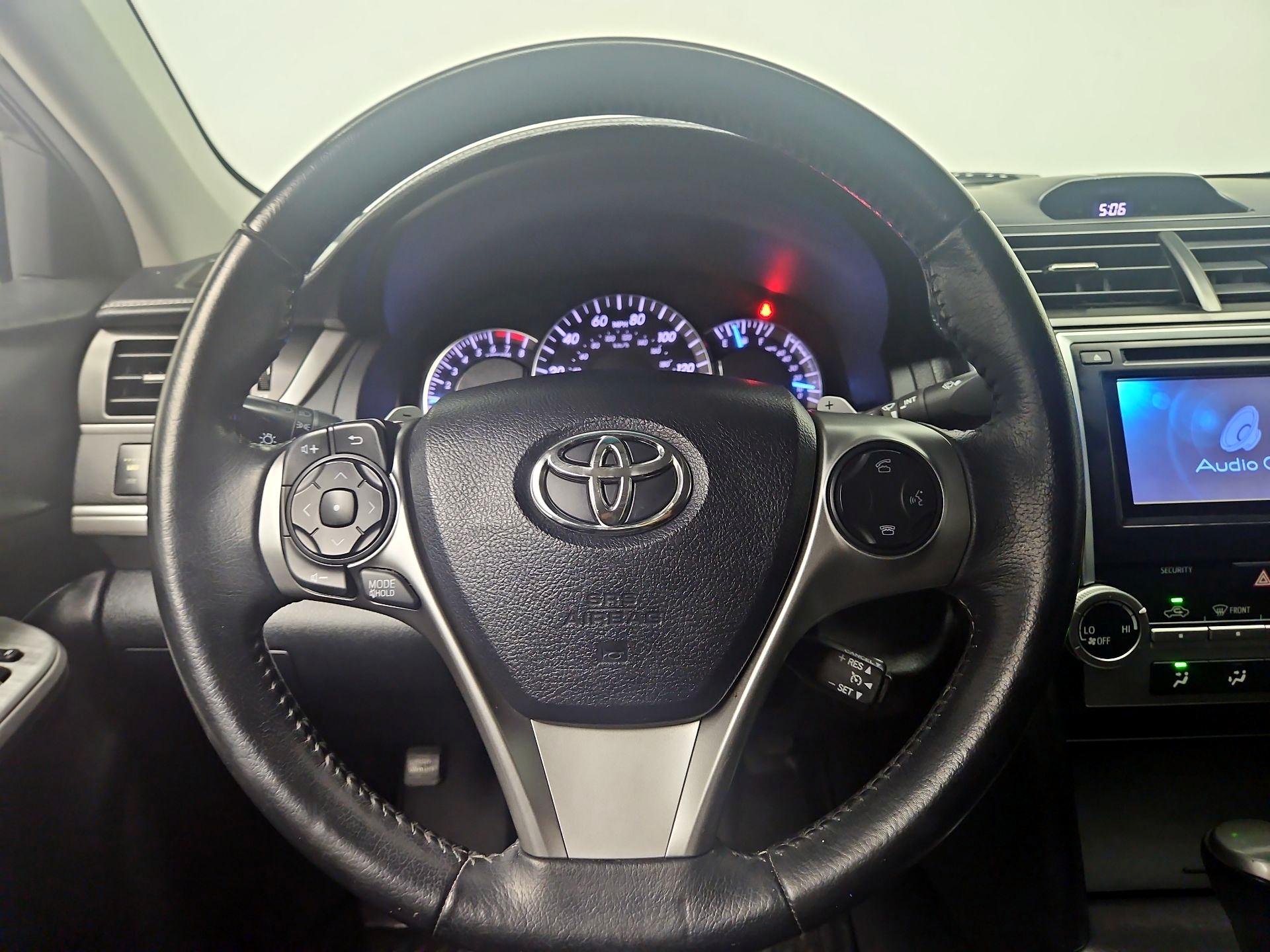Thumbnail: 2014 Toyota Camry - 10