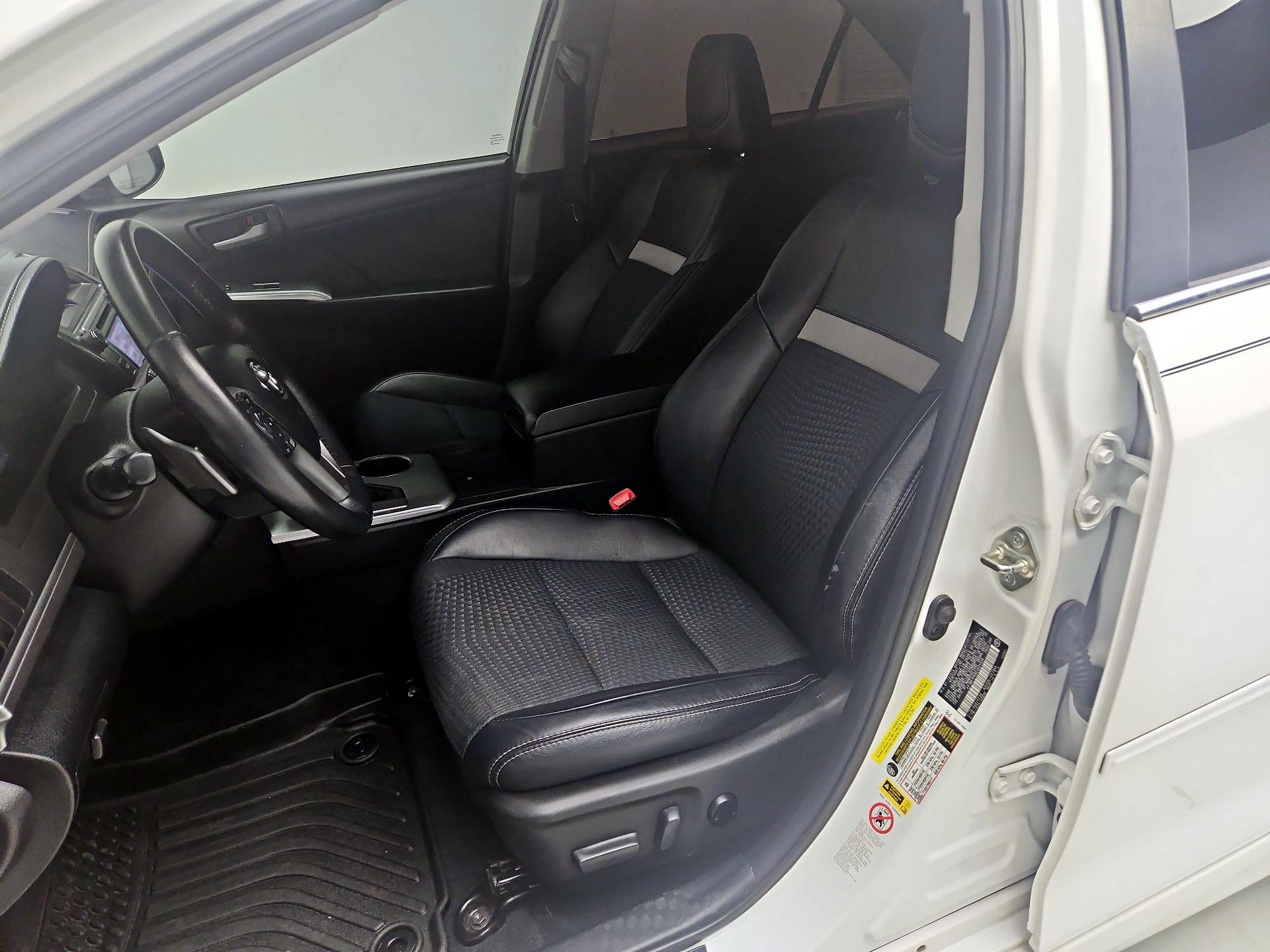Thumbnail: 2014 Toyota Camry - 11