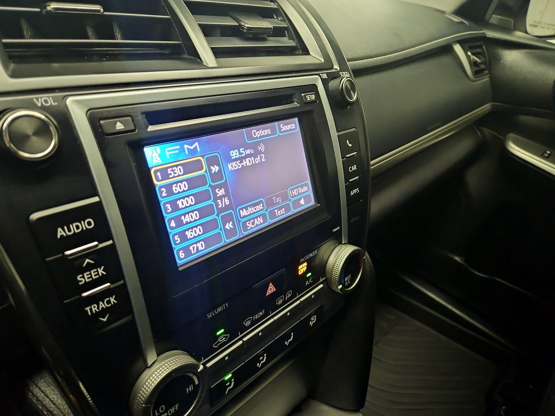 Thumbnail: 2014 Toyota Camry - 15