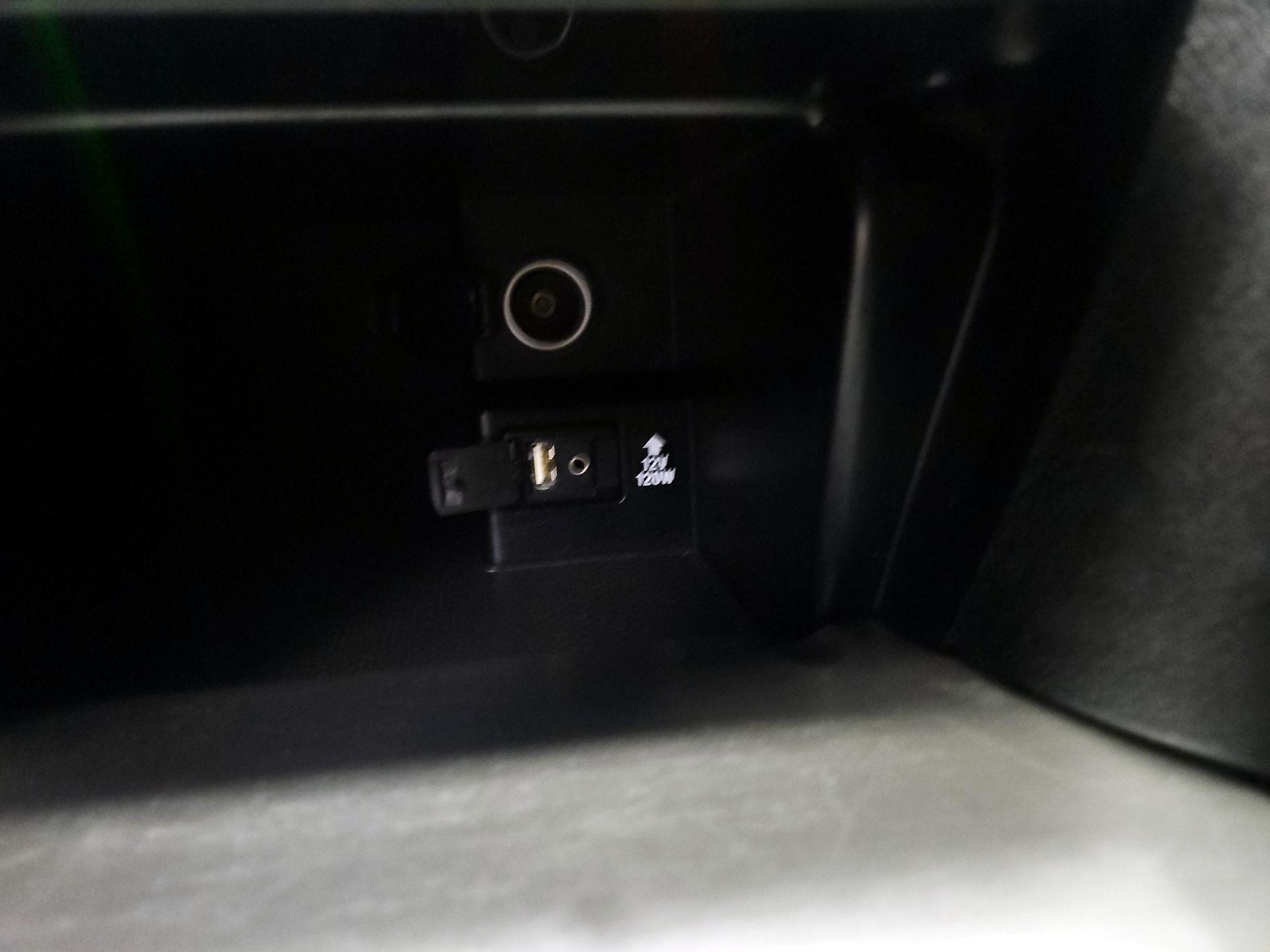 Thumbnail: 2014 Toyota Camry - 18