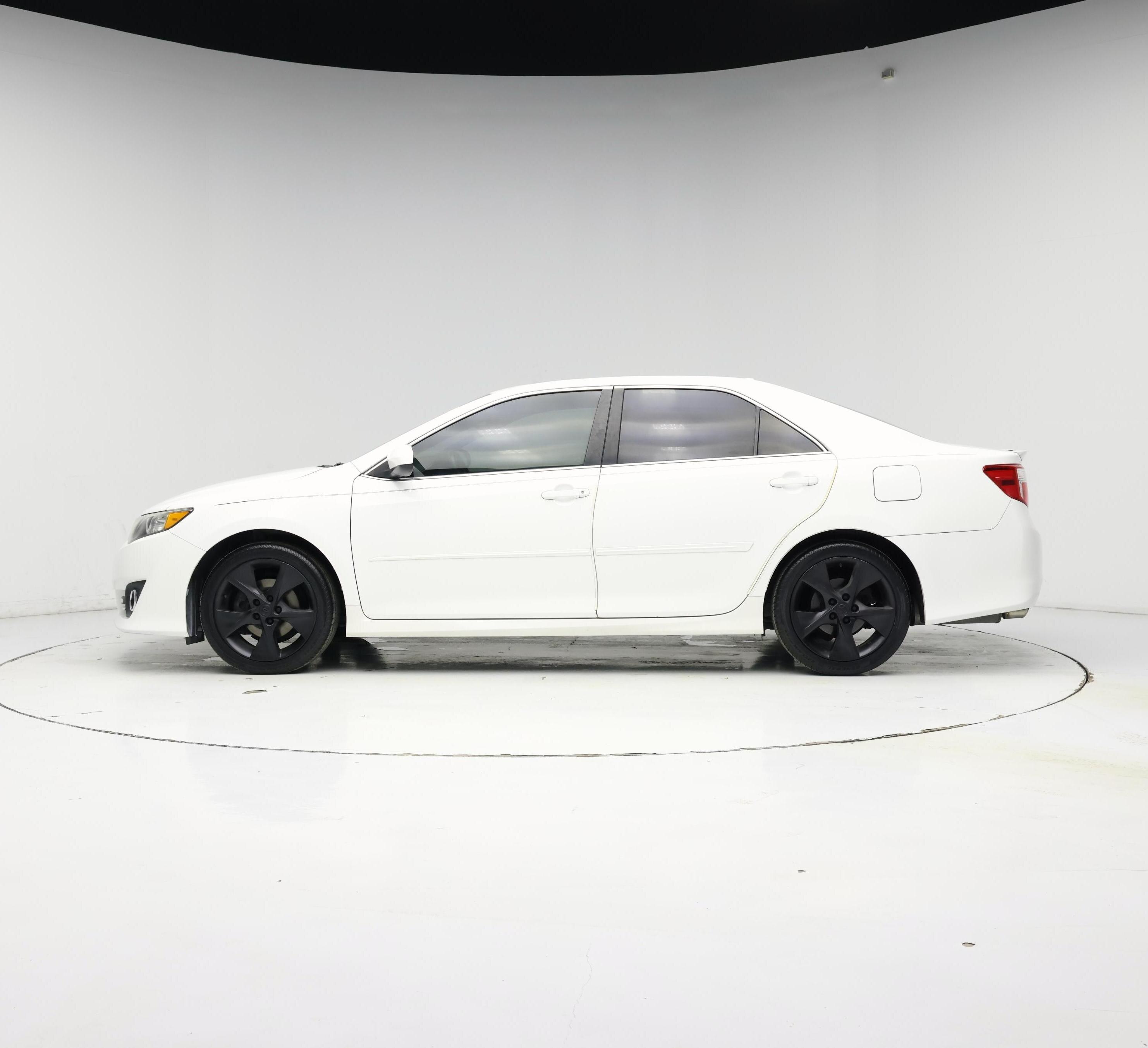 Thumbnail: 2014 Toyota Camry - 3