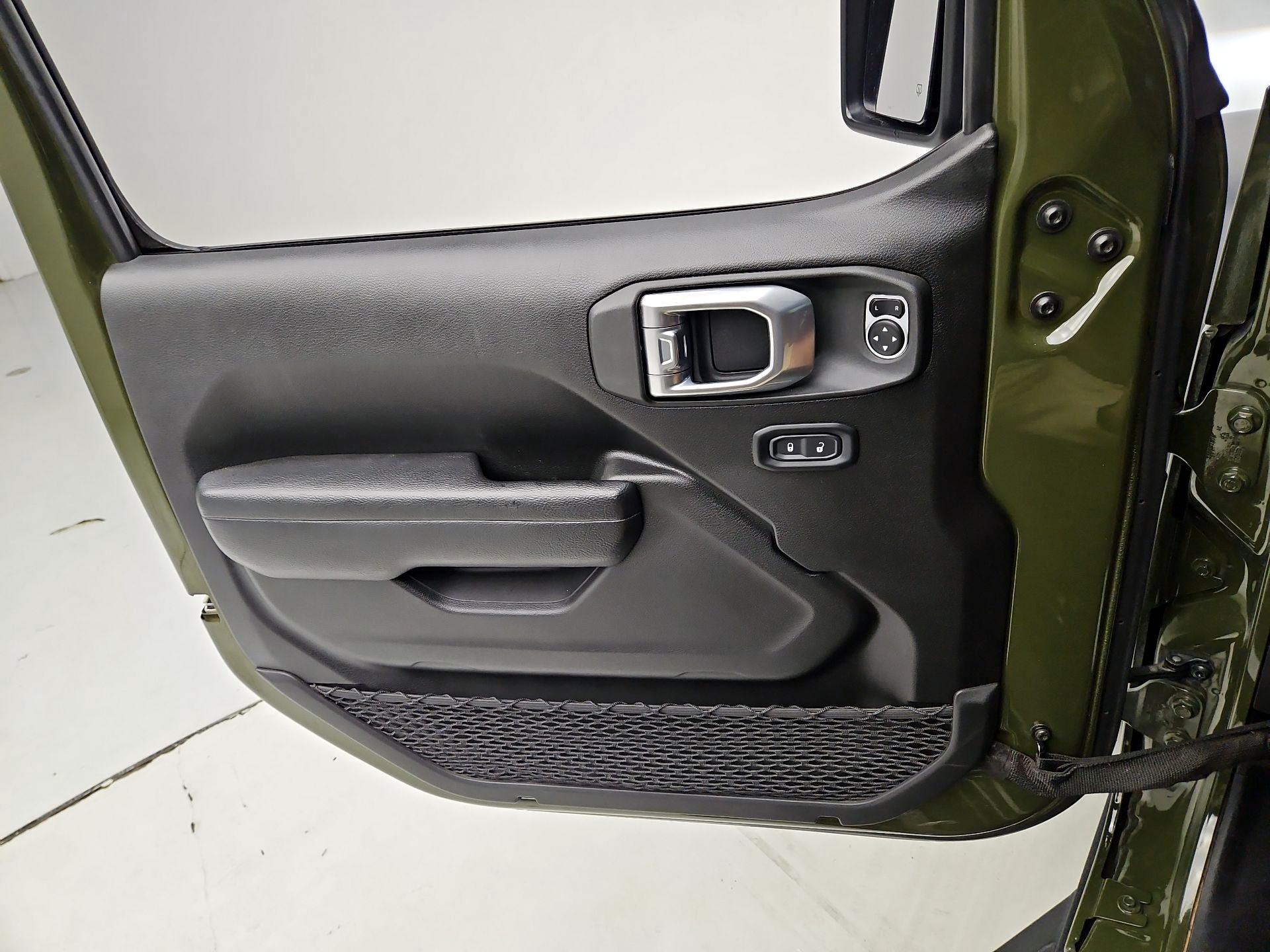 Thumbnail: 2023 Jeep Gladiator - 12