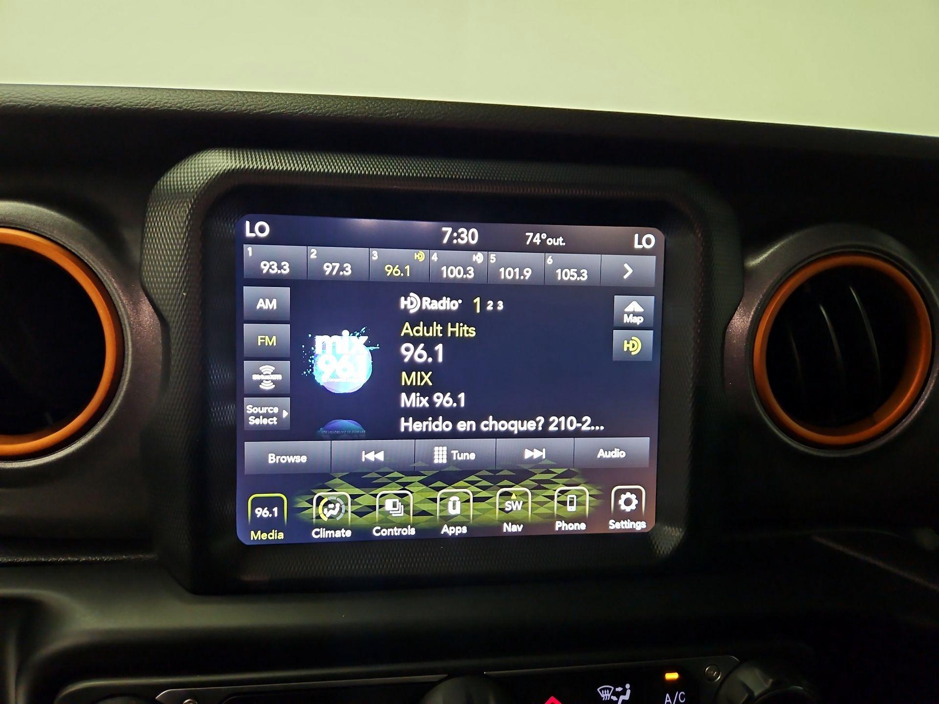 Thumbnail: 2023 Jeep Gladiator - 16