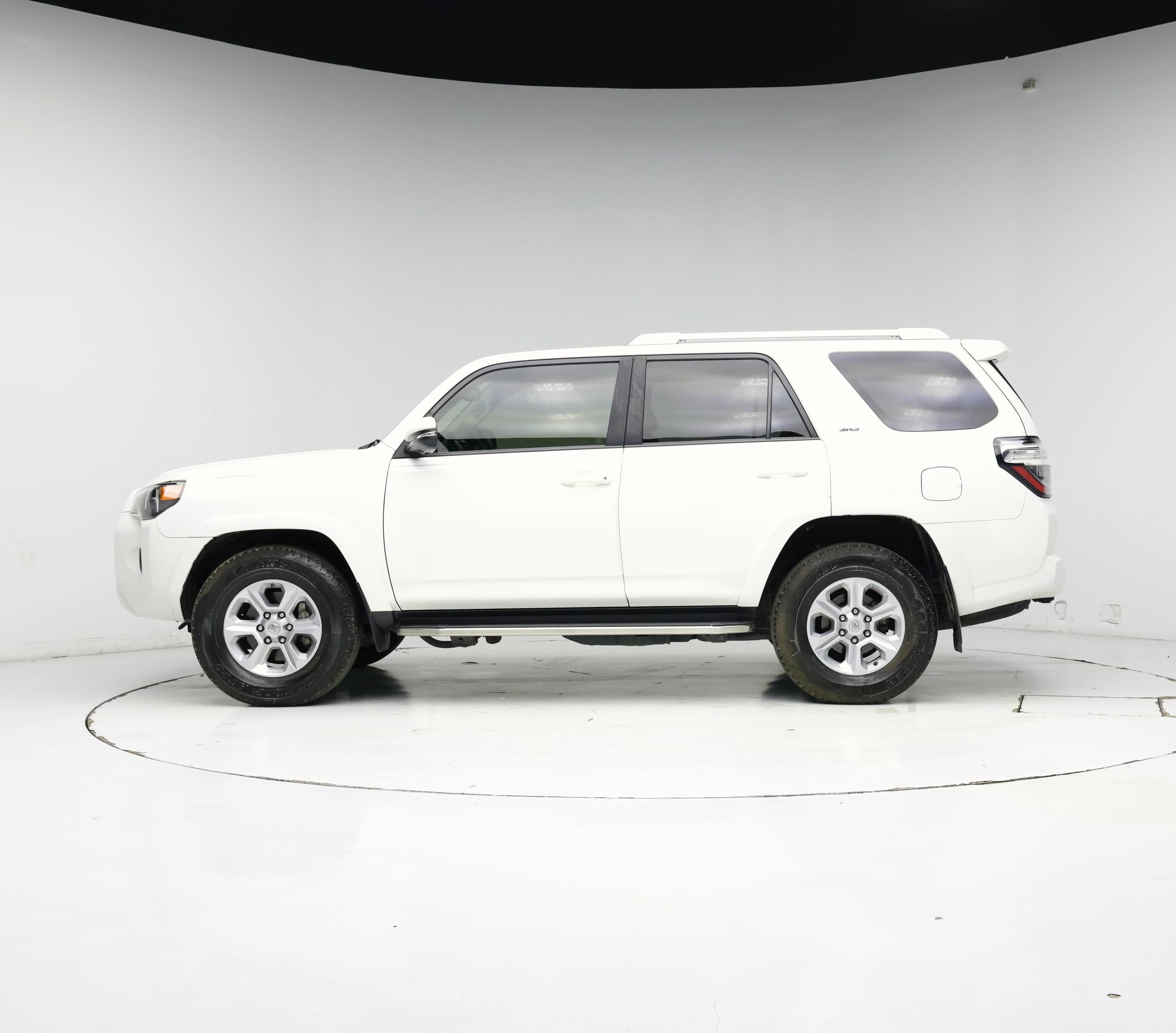 Thumbnail: 2018 Toyota 4Runner - 3