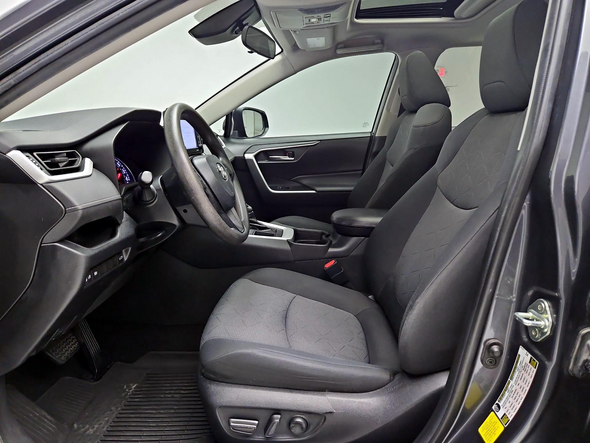 Thumbnail: 2020 Toyota RAV4 - 11