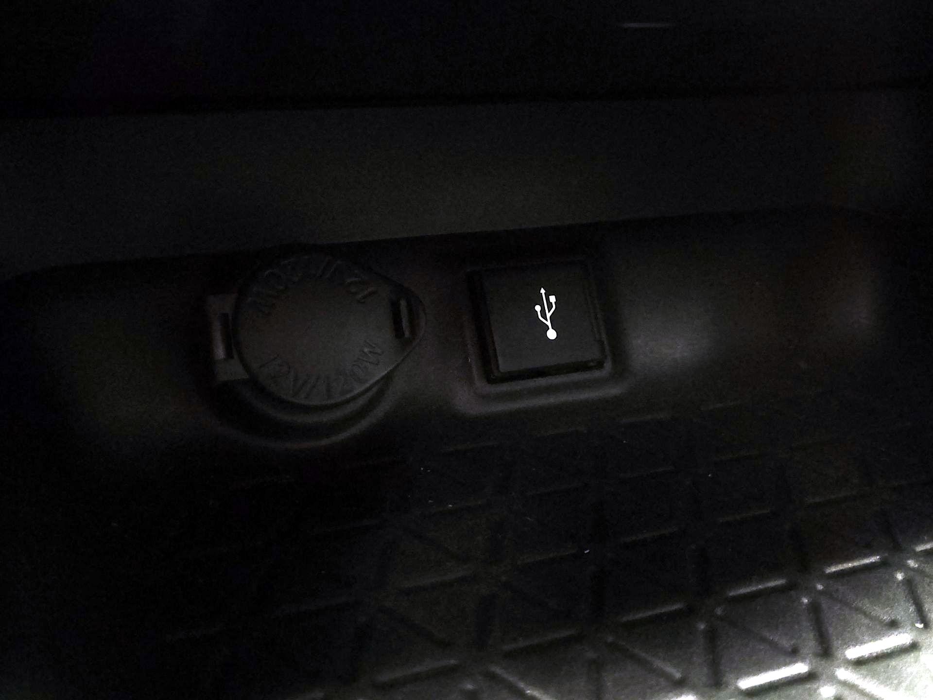 Thumbnail: 2020 Toyota RAV4 - 18