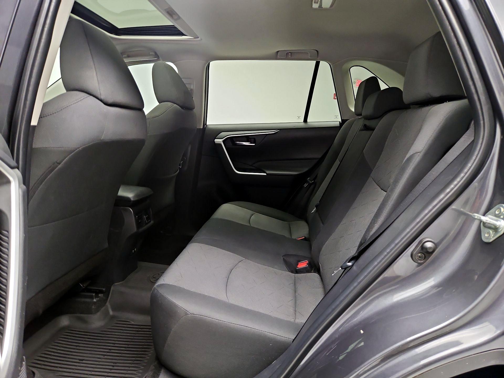 Thumbnail: 2020 Toyota RAV4 - 20