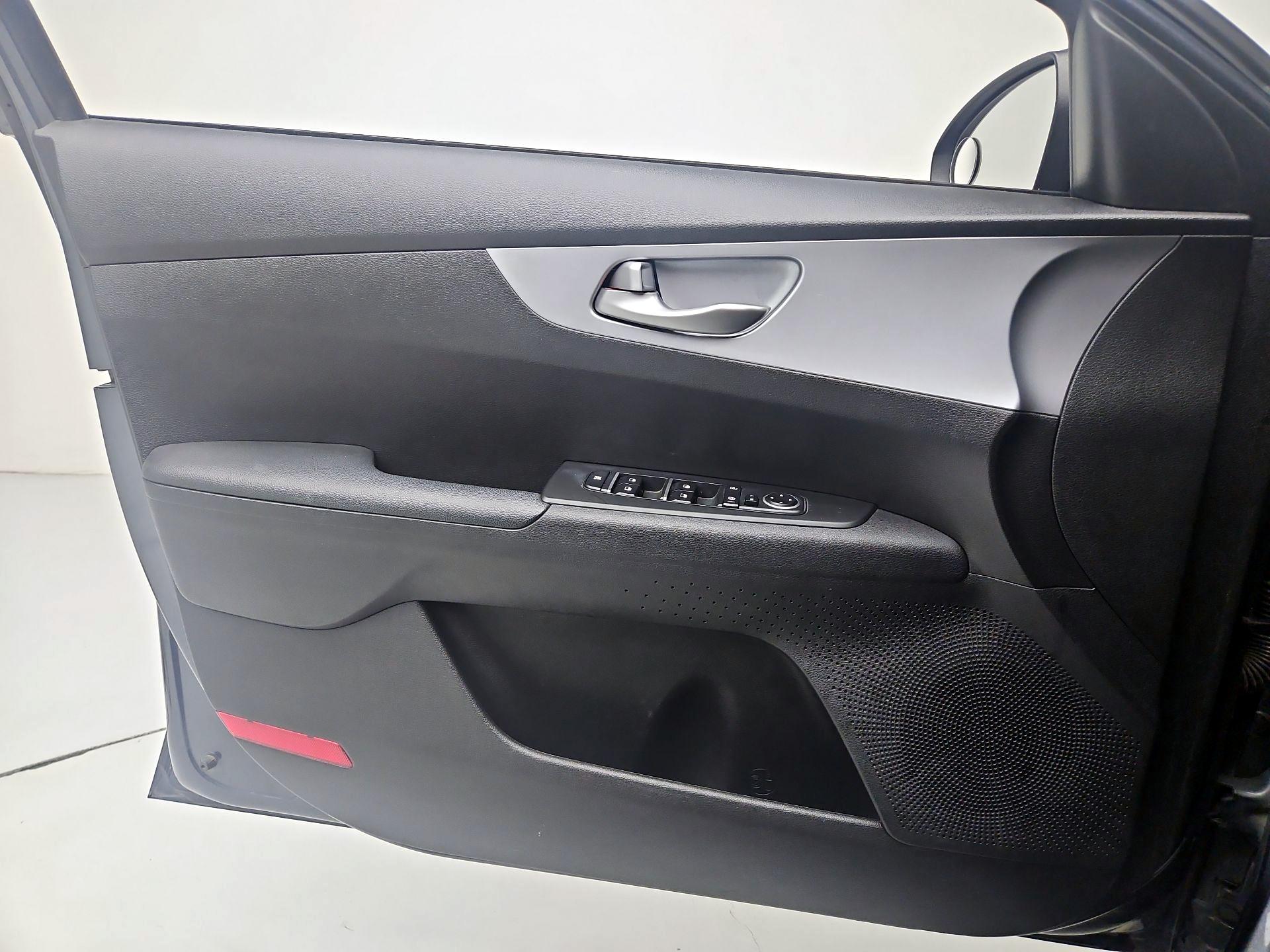 Thumbnail: 2023 Kia Forte - 12