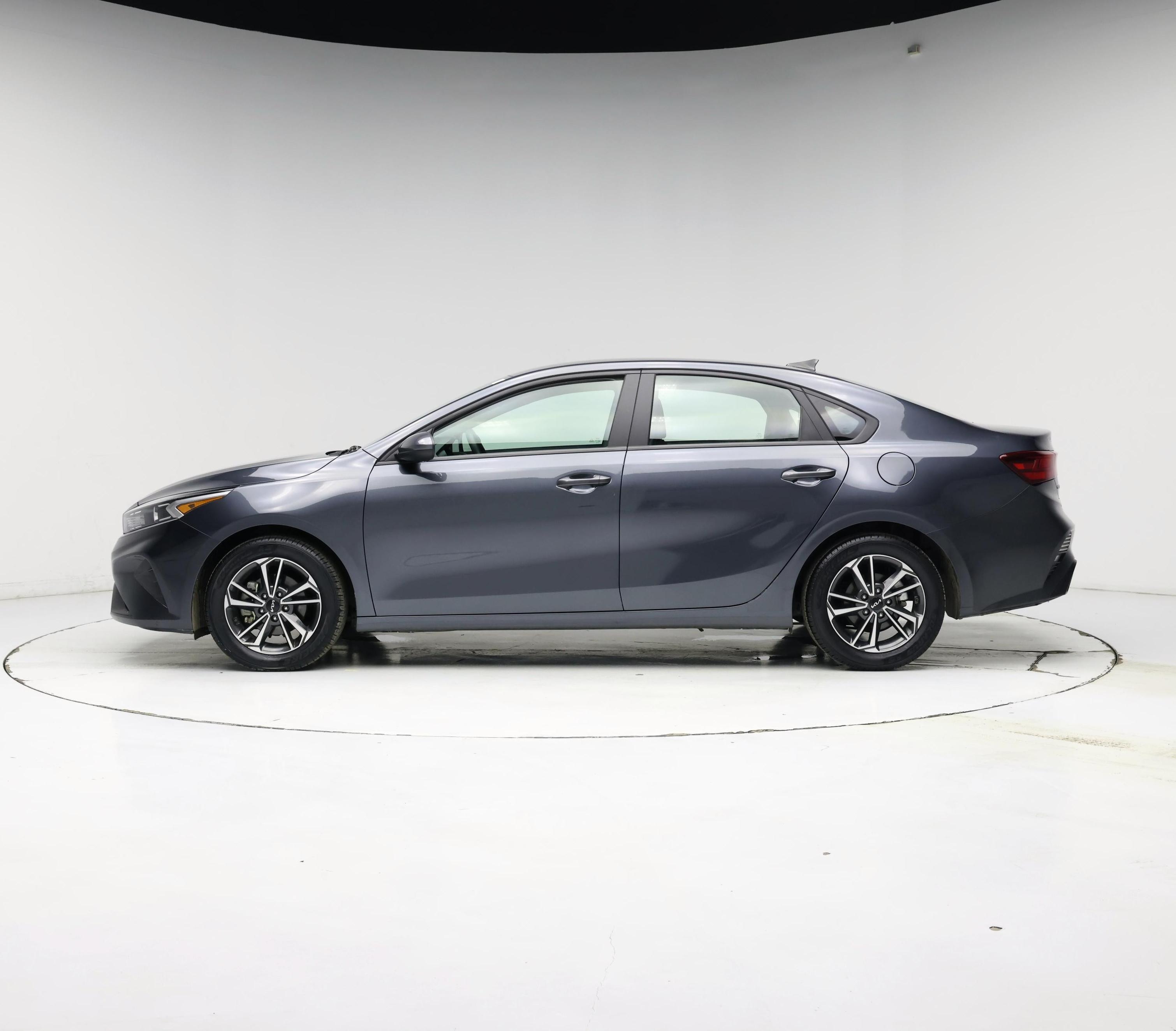 Thumbnail: 2023 Kia Forte - 3