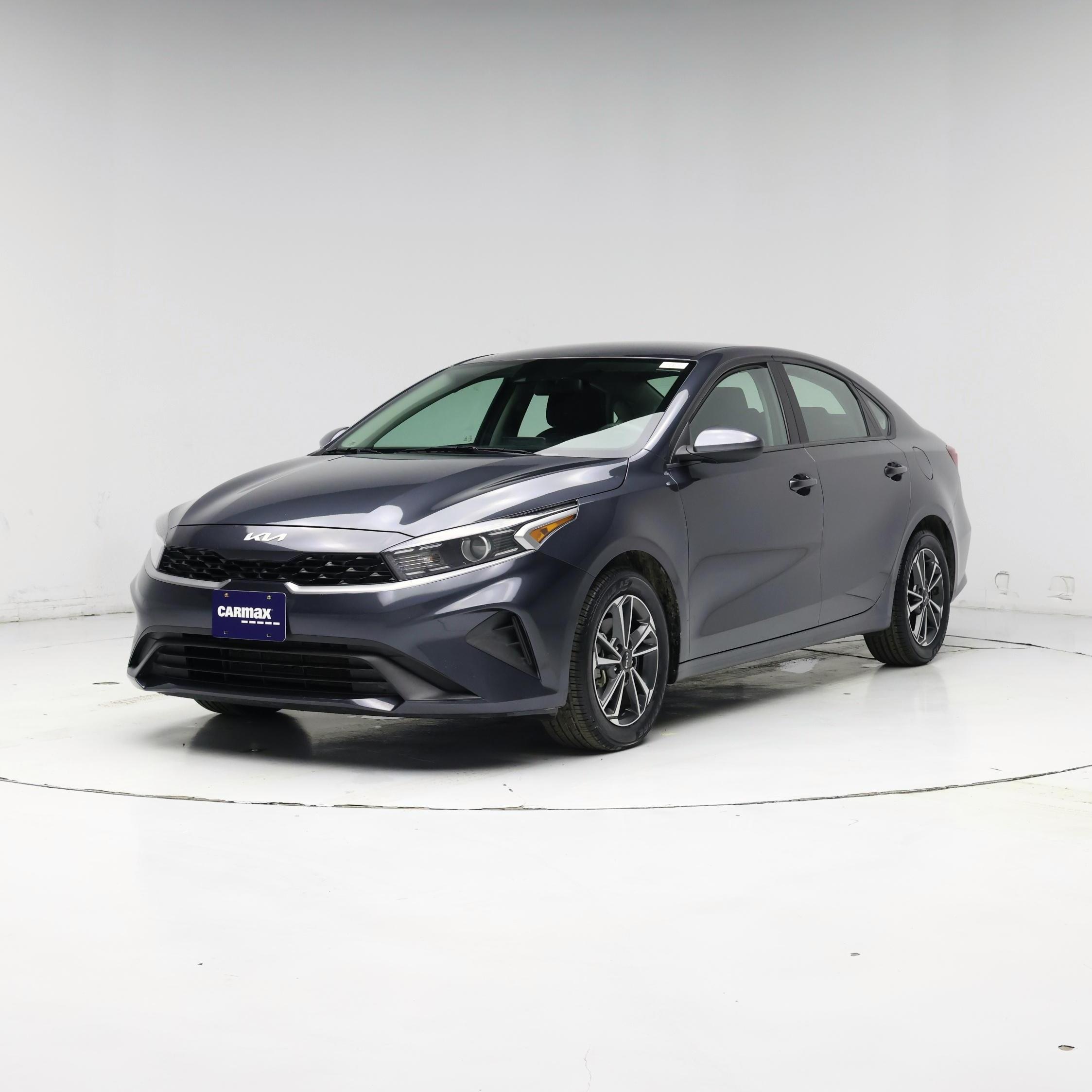 Thumbnail: 2023 Kia Forte - 4