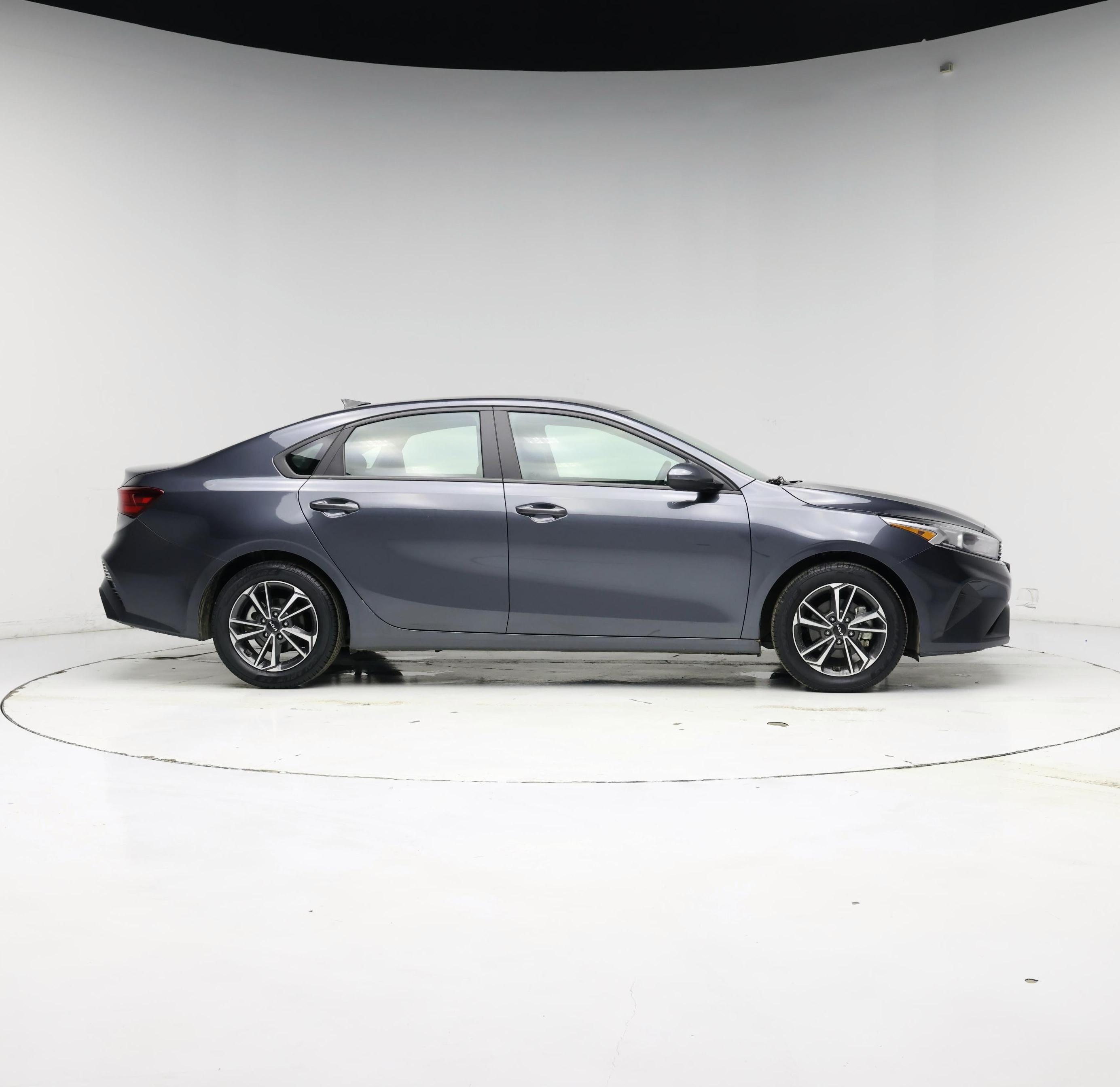 Thumbnail: 2023 Kia Forte - 7