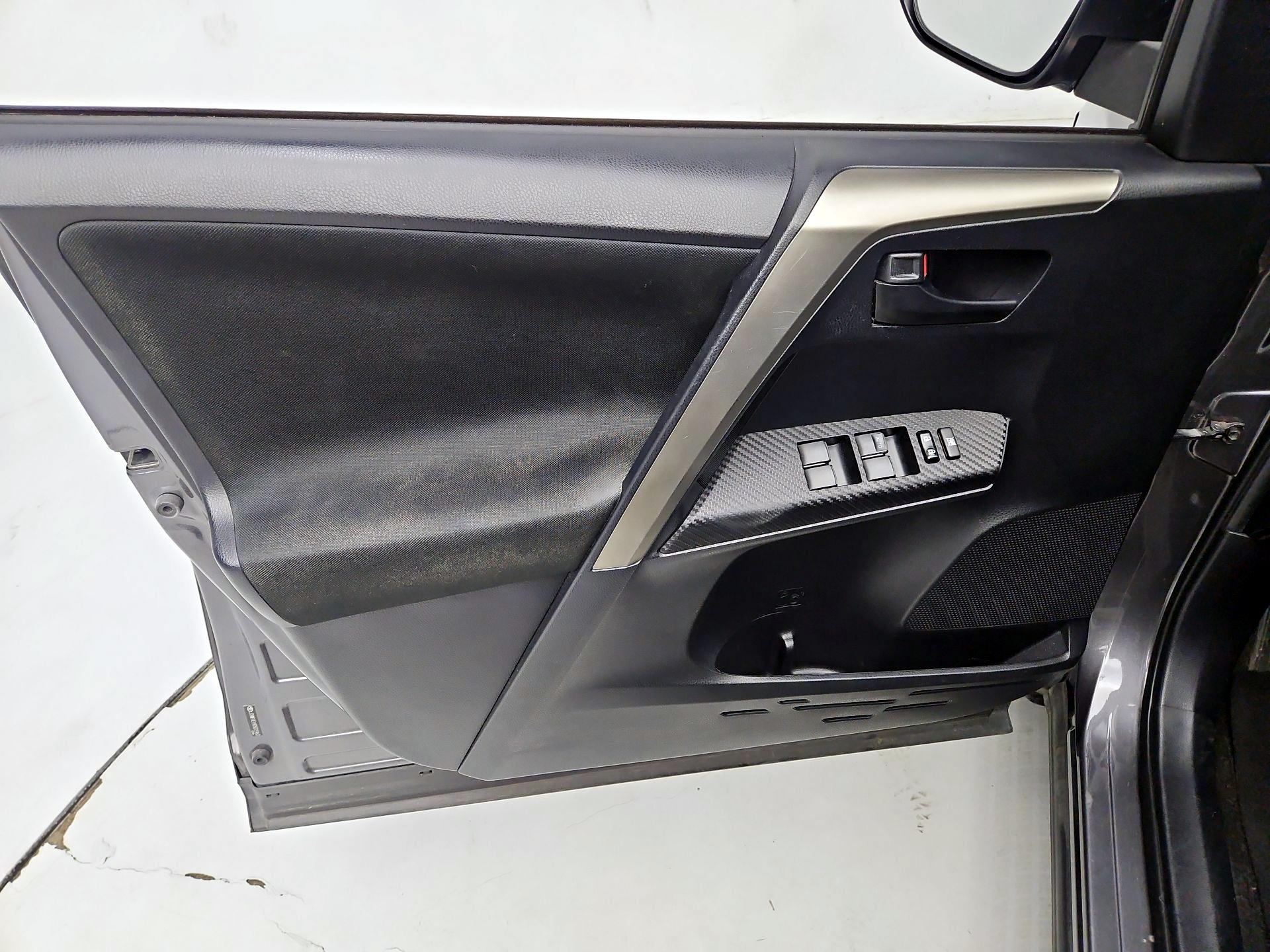 Thumbnail: 2013 Toyota RAV4 - 12