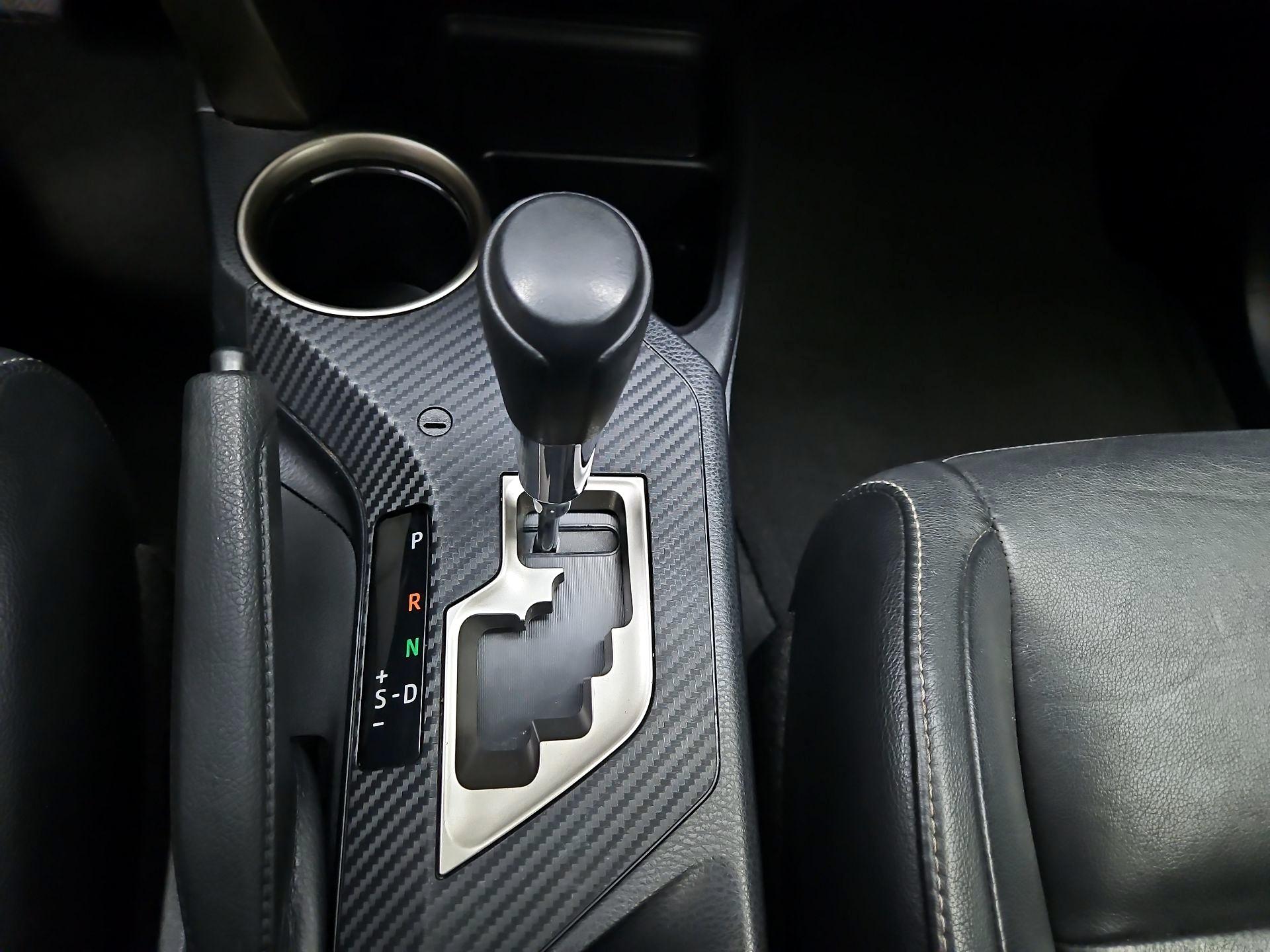 Thumbnail: 2013 Toyota RAV4 - 17