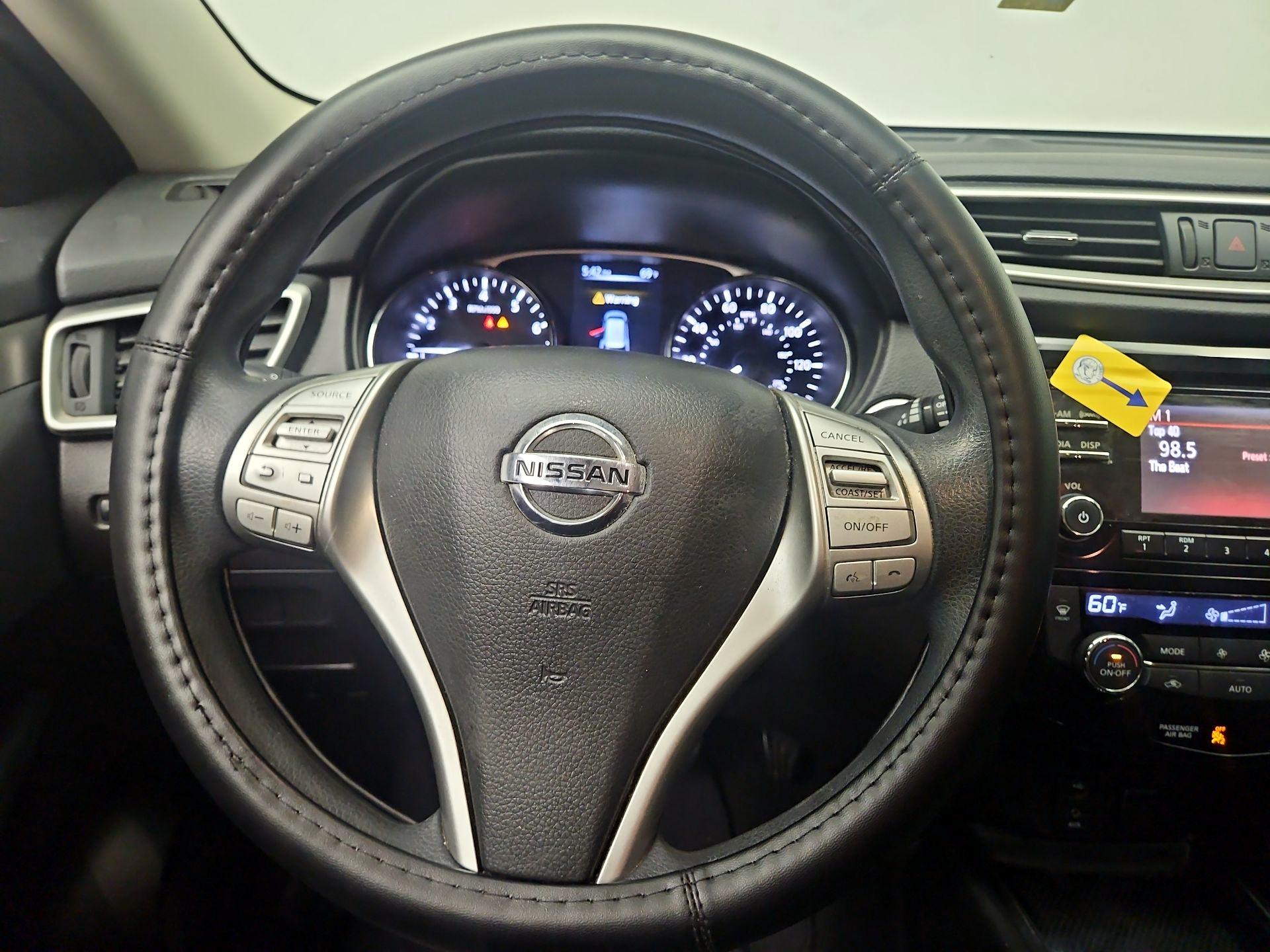 Thumbnail: 2015 Nissan Rogue - 10