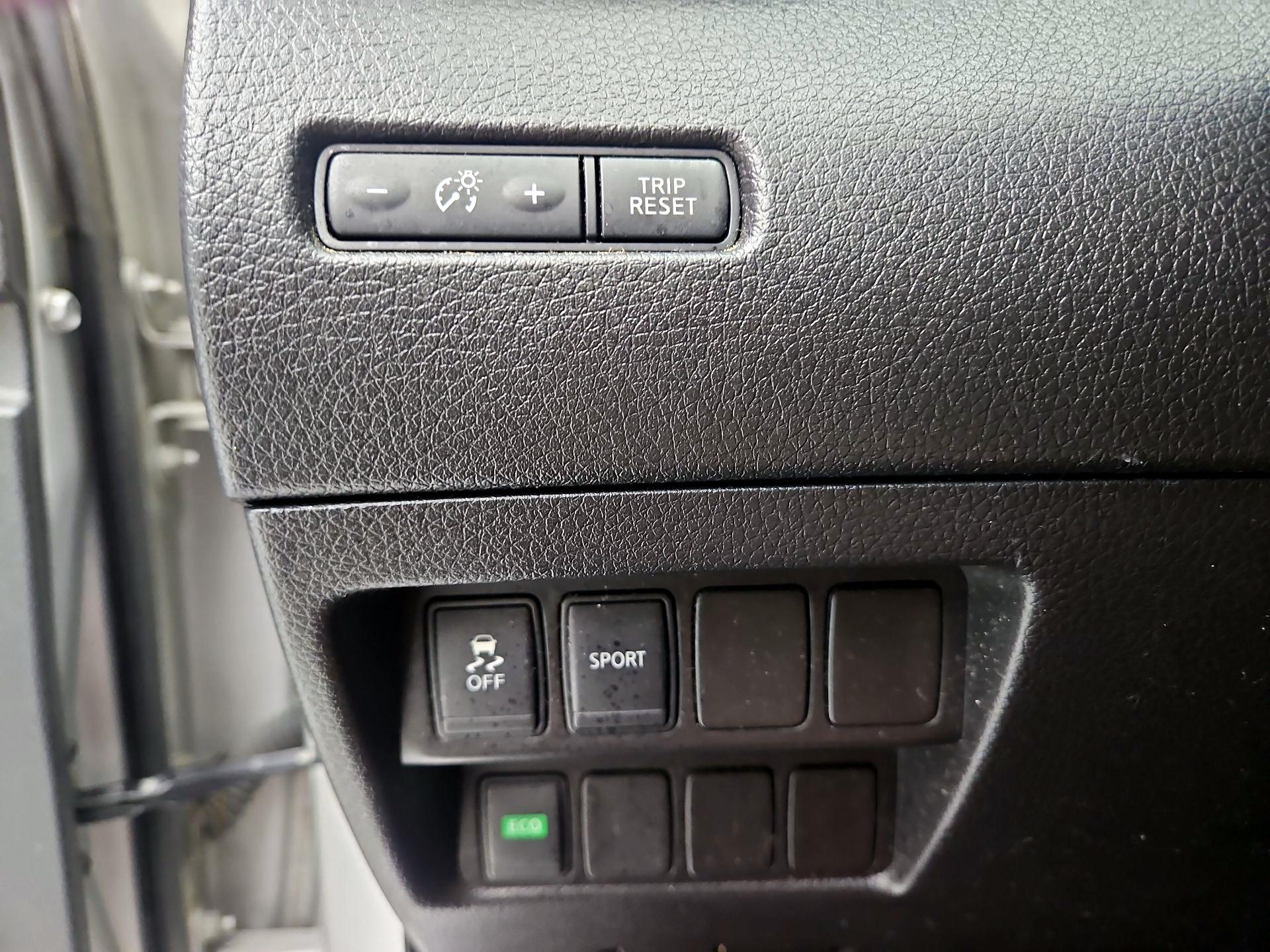 Thumbnail: 2015 Nissan Rogue - 13