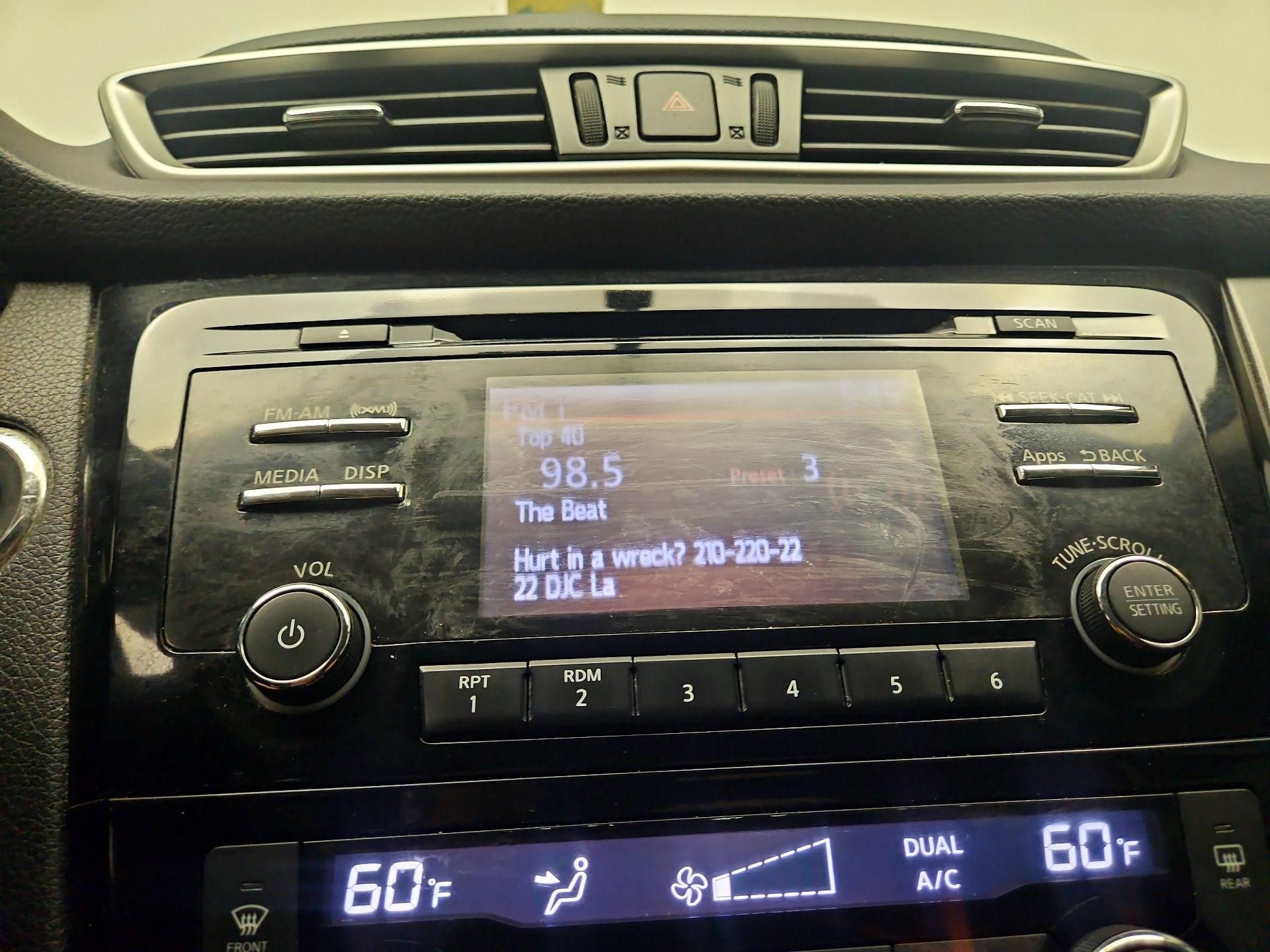 Thumbnail: 2015 Nissan Rogue - 15