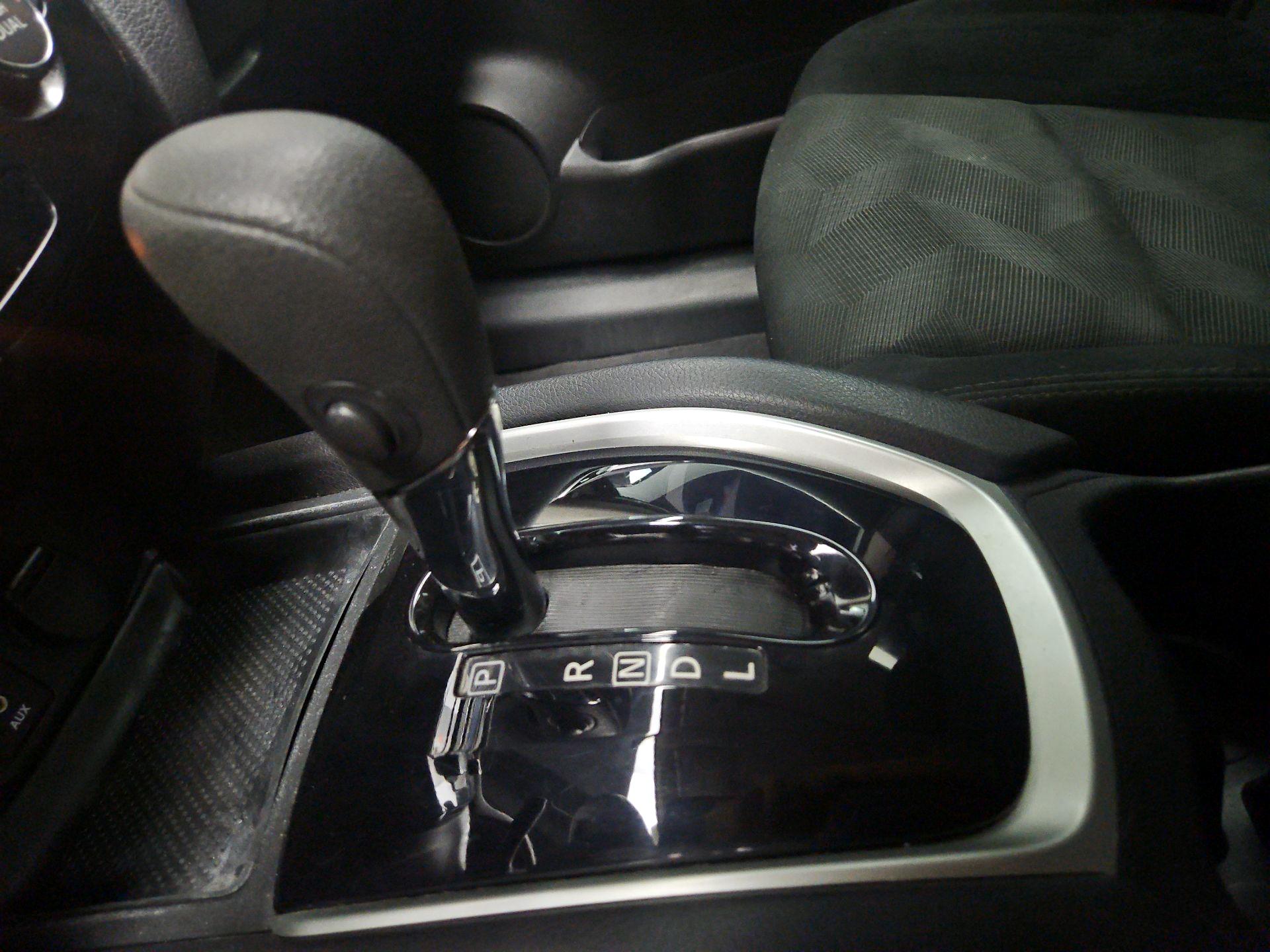 Thumbnail: 2015 Nissan Rogue - 17