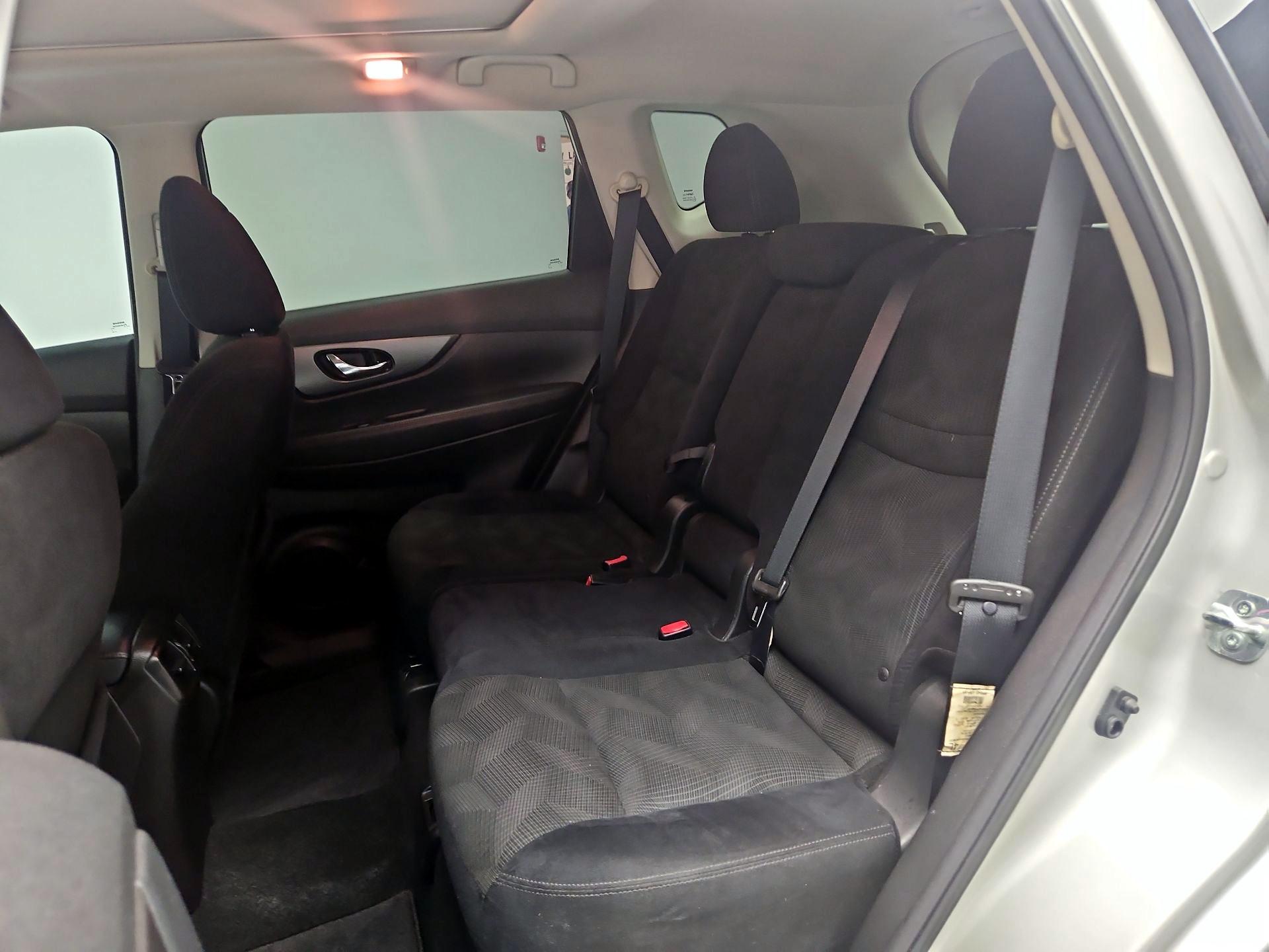 Thumbnail: 2015 Nissan Rogue - 20