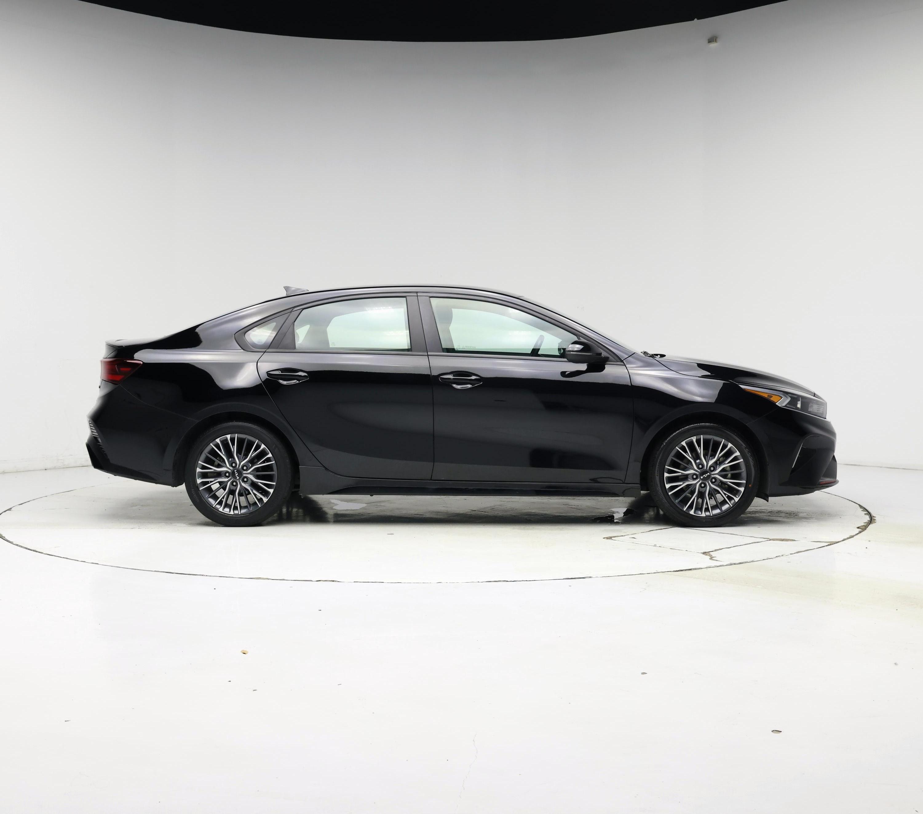 Thumbnail: 2023 Kia Forte - 7