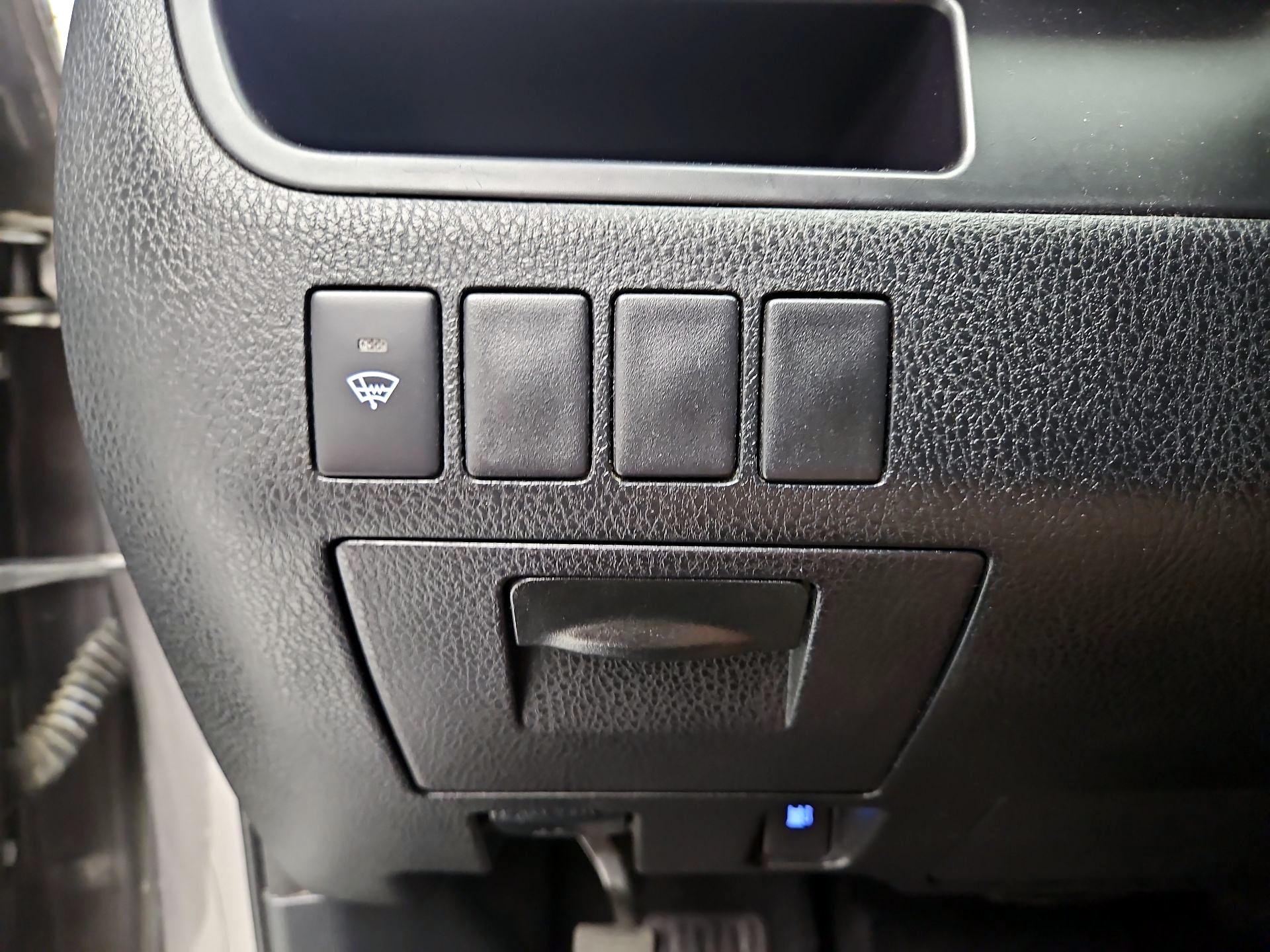 Thumbnail: 2015 Toyota Highlander - 13