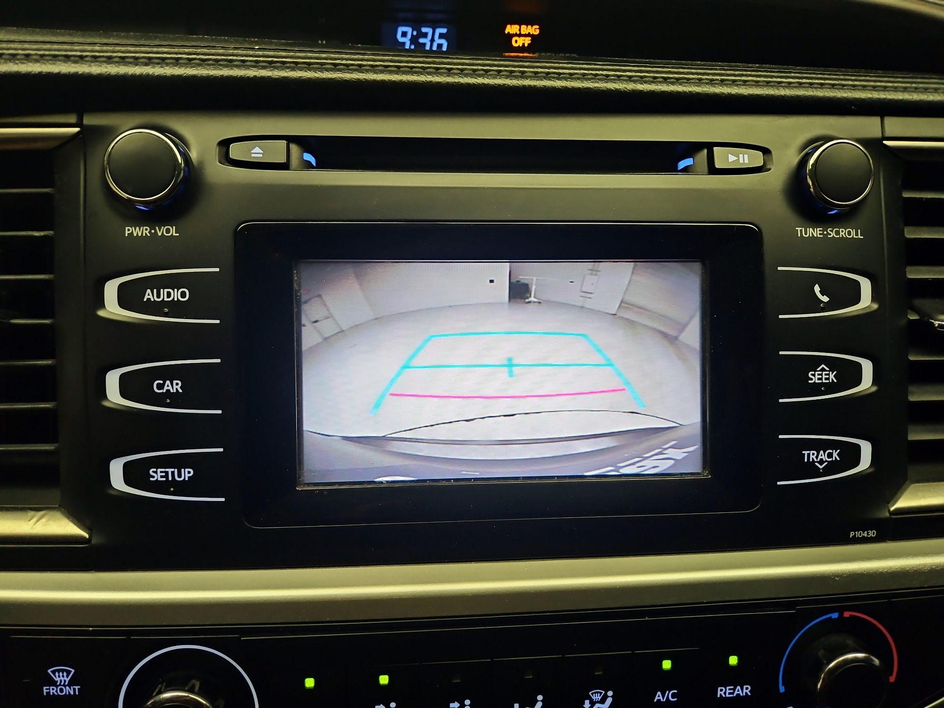 Thumbnail: 2015 Toyota Highlander - 14