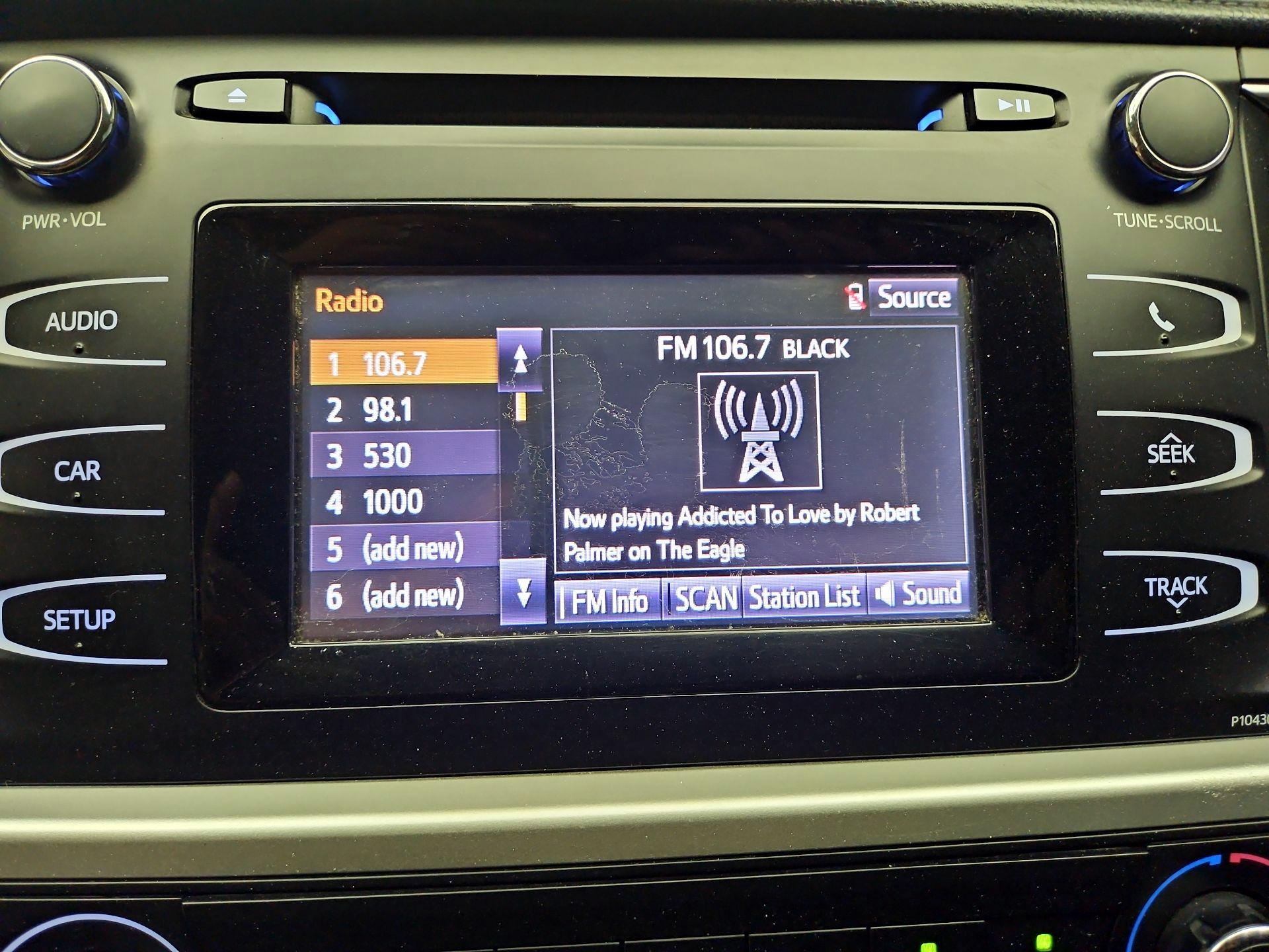 Thumbnail: 2015 Toyota Highlander - 15