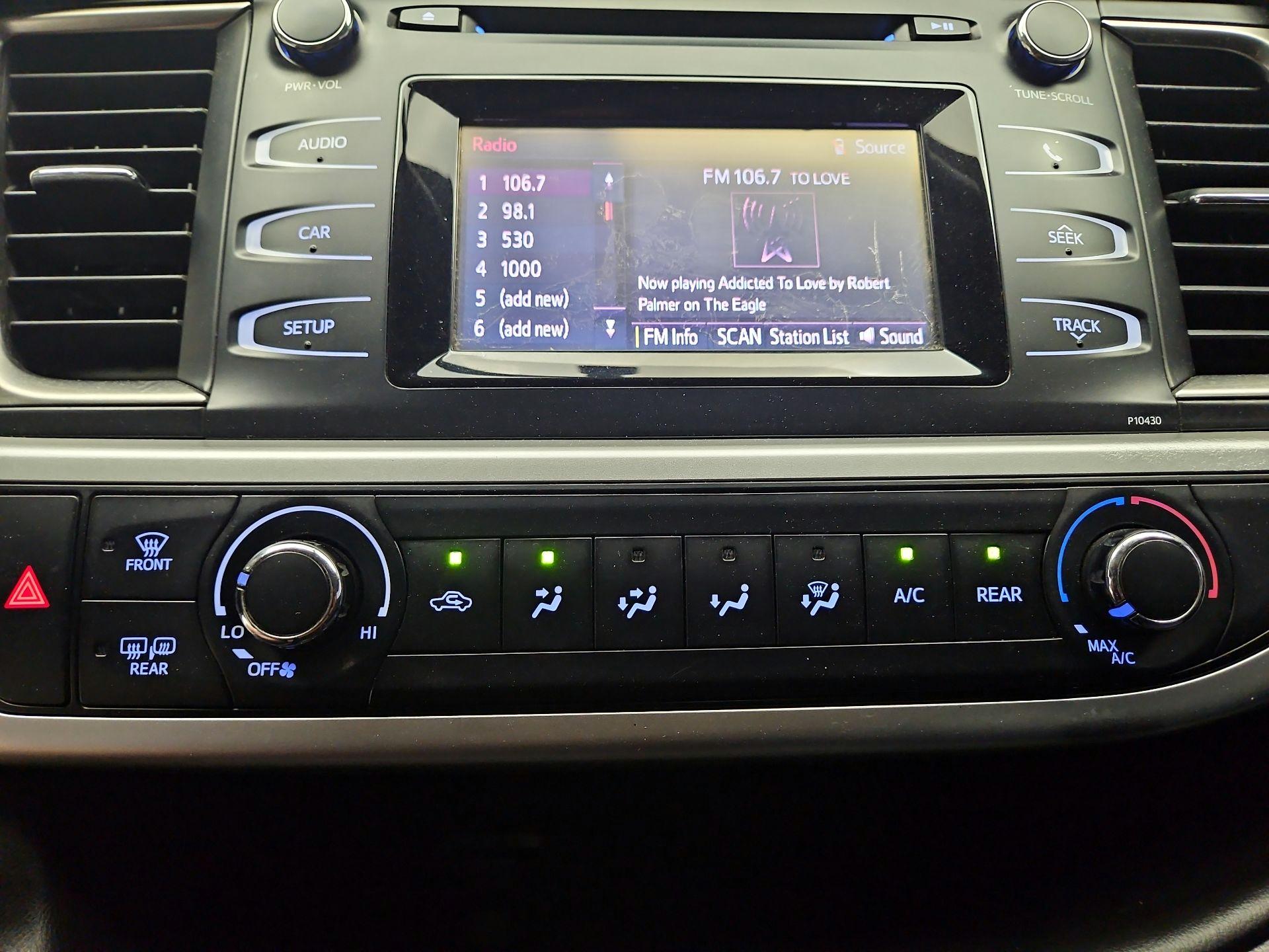 Thumbnail: 2015 Toyota Highlander - 16