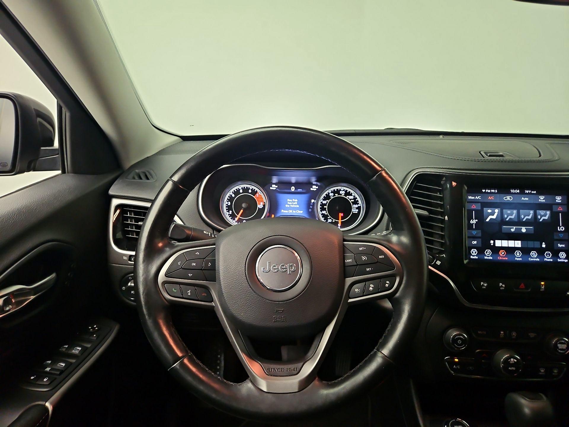 Thumbnail: 2021 Jeep Cherokee - 10