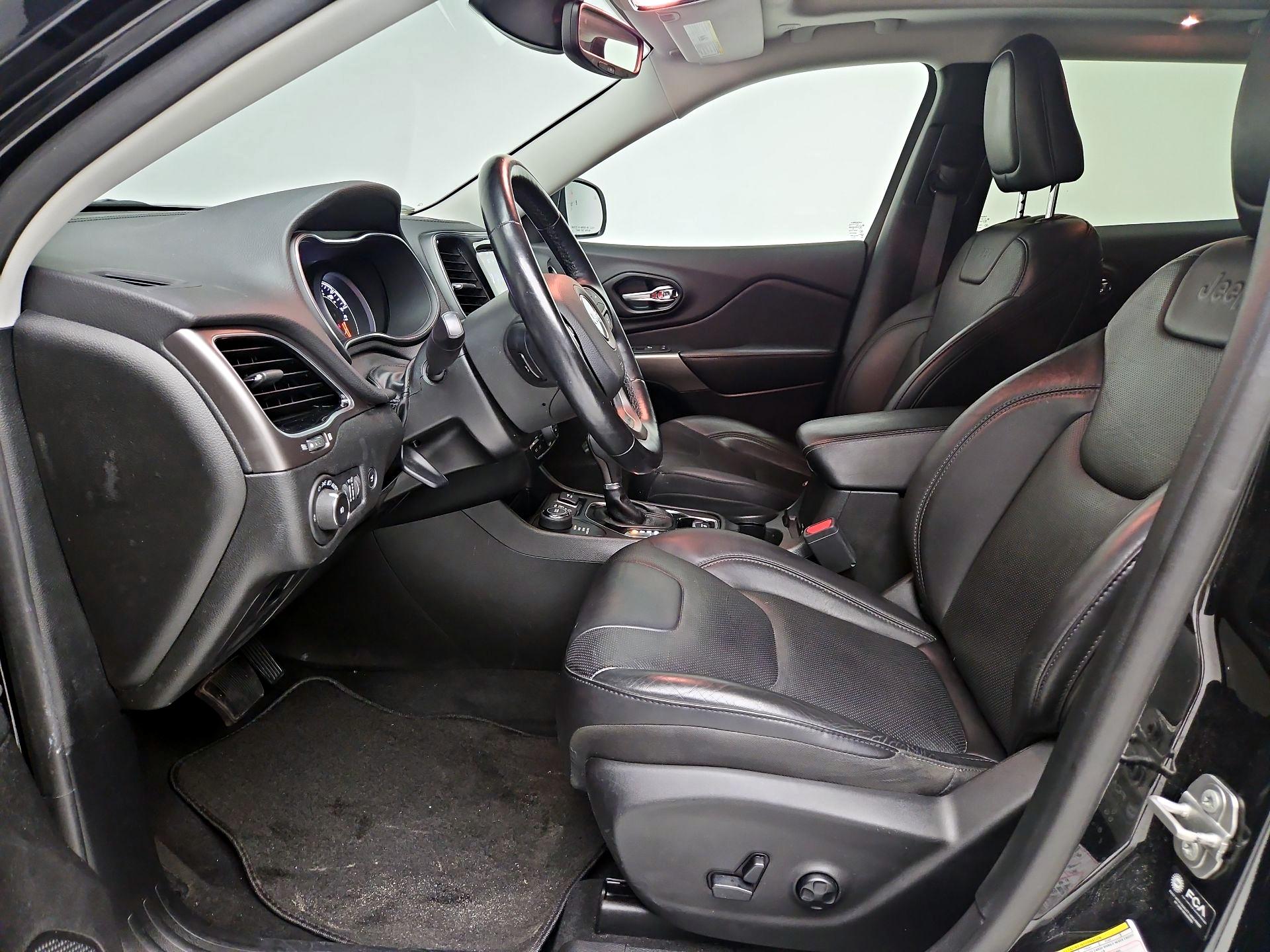 Thumbnail: 2021 Jeep Cherokee - 11
