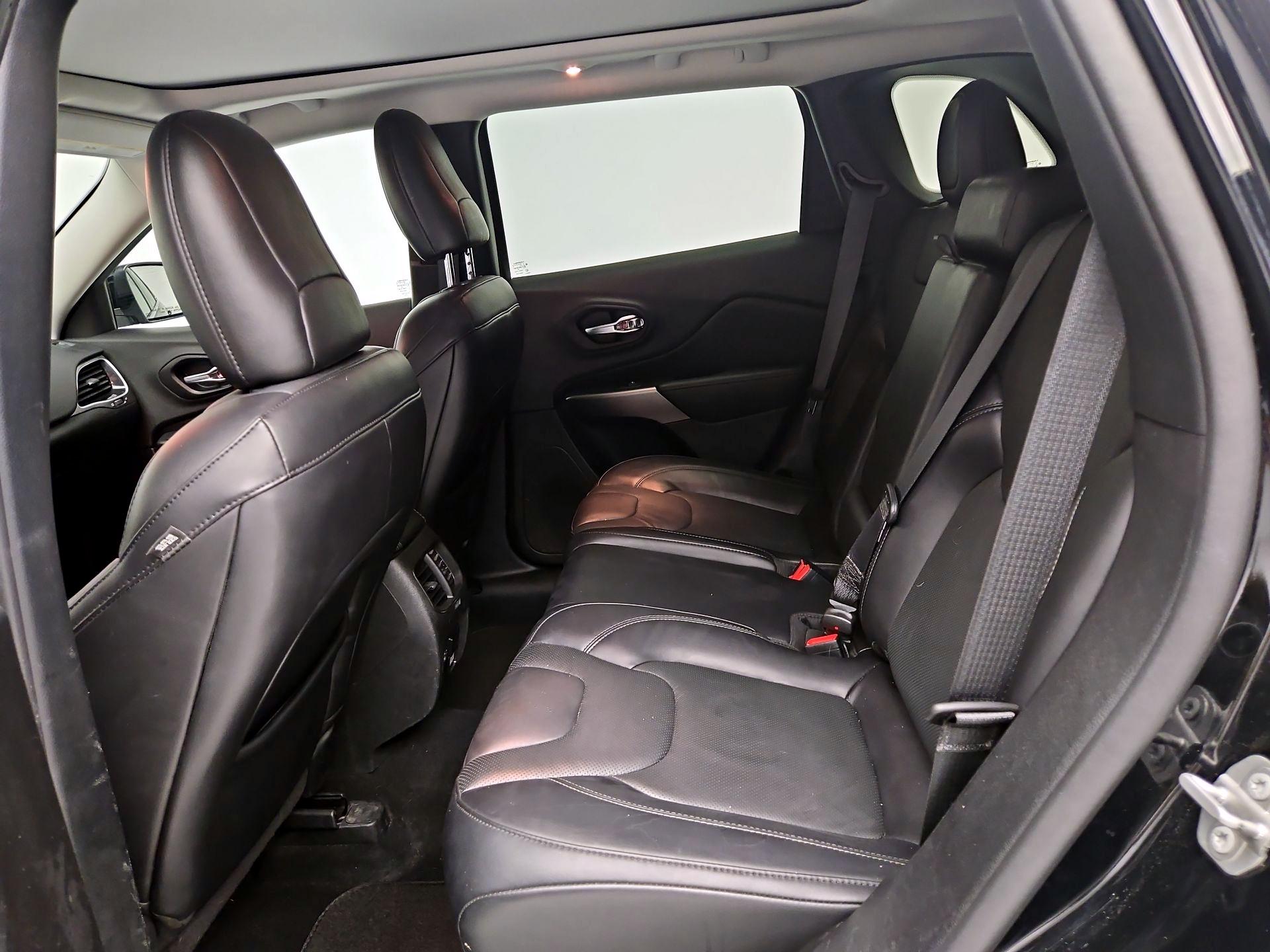 Thumbnail: 2021 Jeep Cherokee - 19