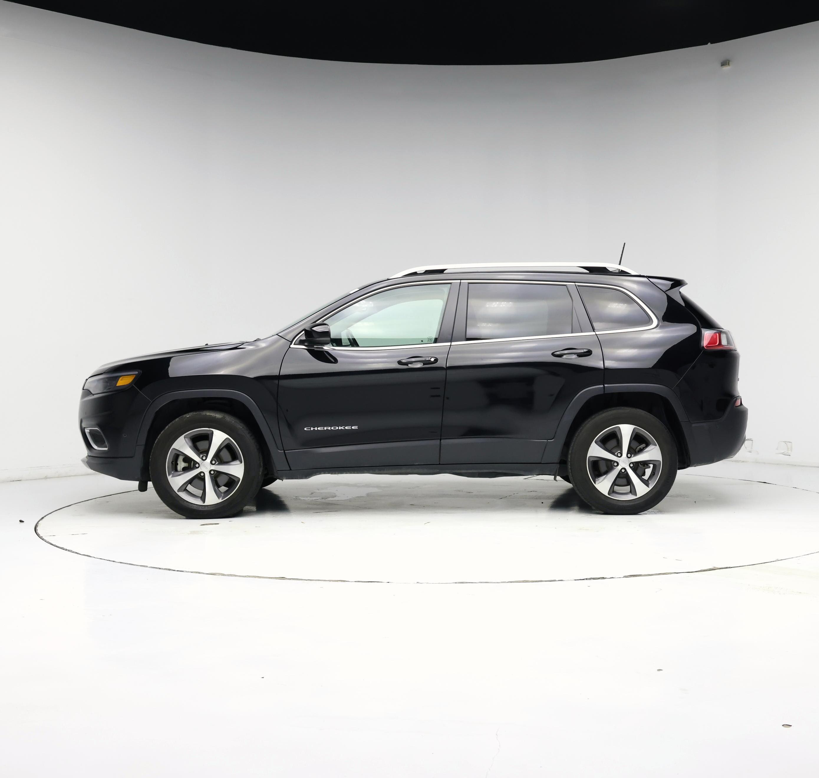 Thumbnail: 2021 Jeep Cherokee - 3